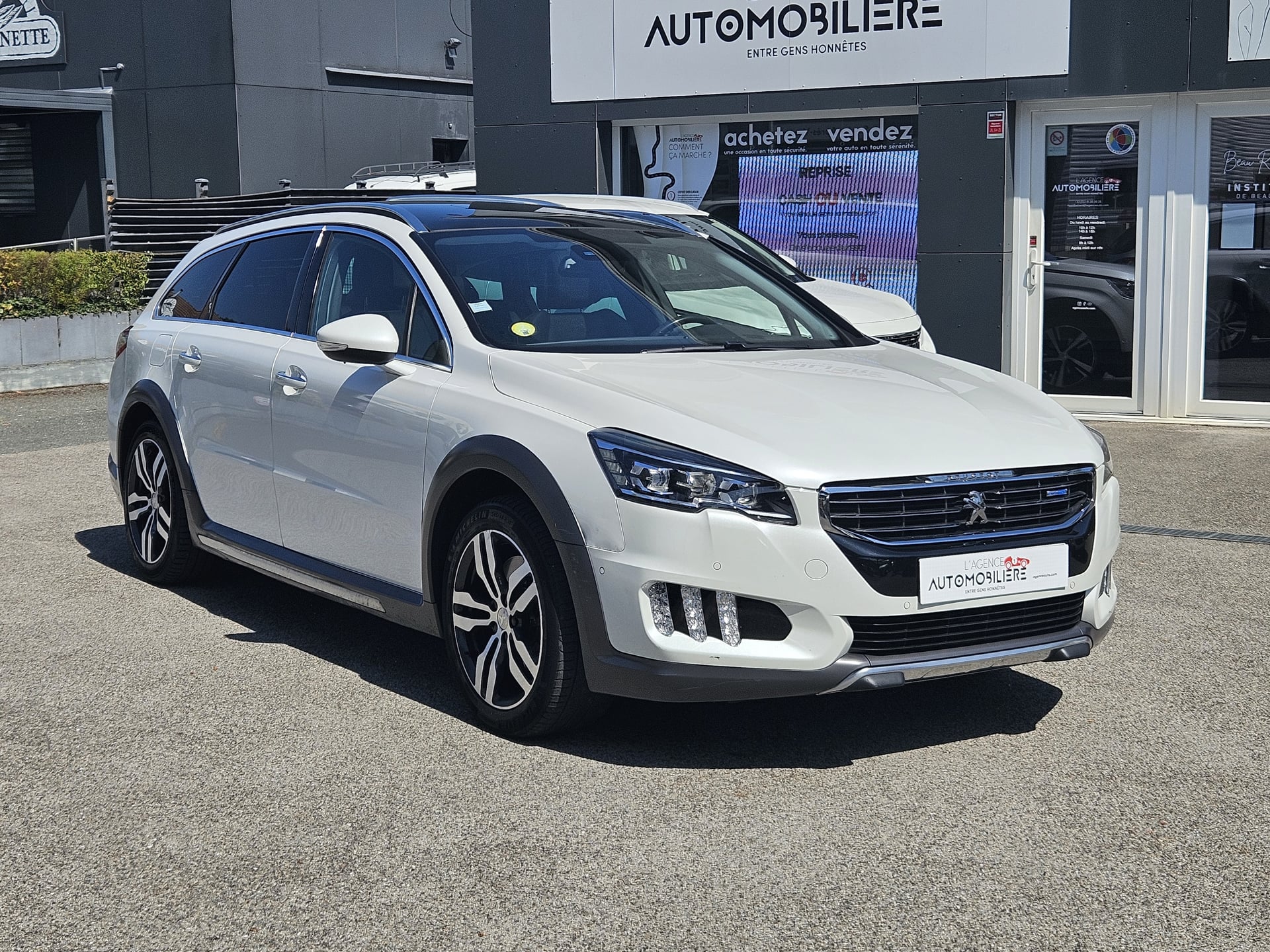 Peugeot 508 SW RXH (Non Hybride) 2.0 HDI 180 CV EAT8 (Sièges chauffants massant - Toit panoramique) — 2