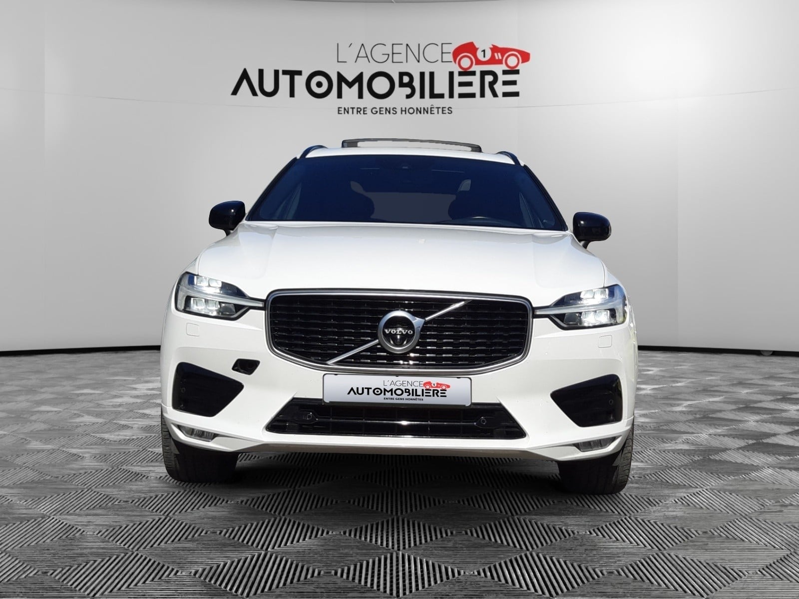 Volvo XC60 XC60 2.0 D4 R-Design Geartronic 190Ch/ Garantie 12 Mois — 2