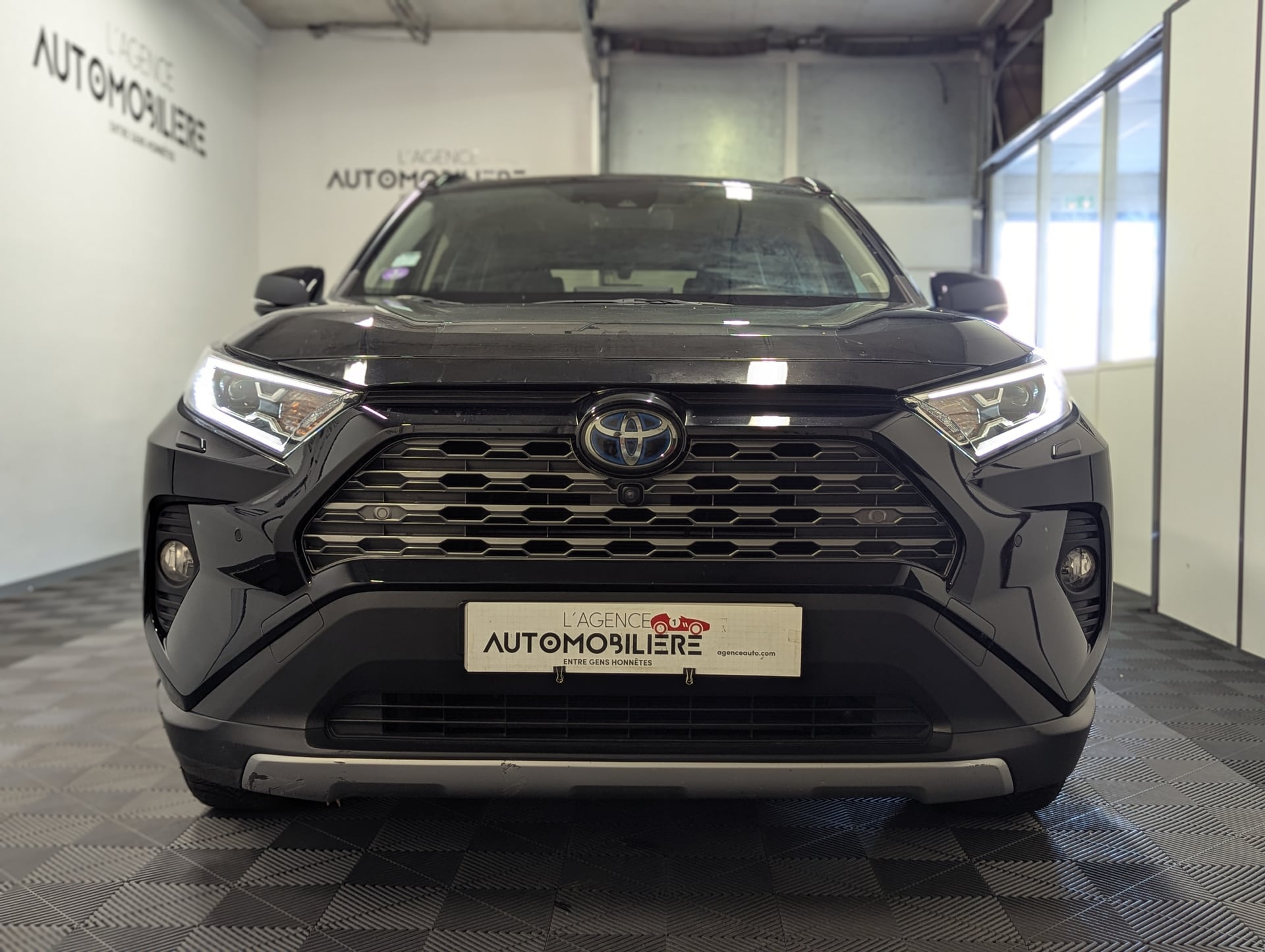 Toyota RAV4 V 2.5 218 HYBRIDE 2WD LOUNGE — 2