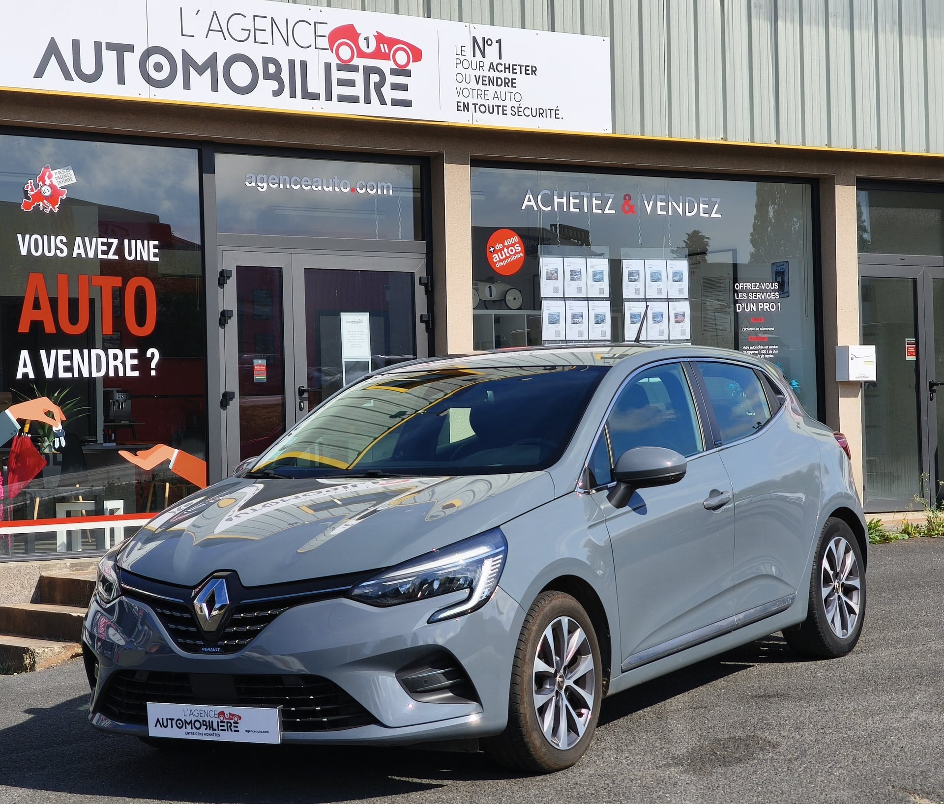 Renault Clio E-TECH 1.6 i 140 Hybrid INTENS **Entretien Renault**