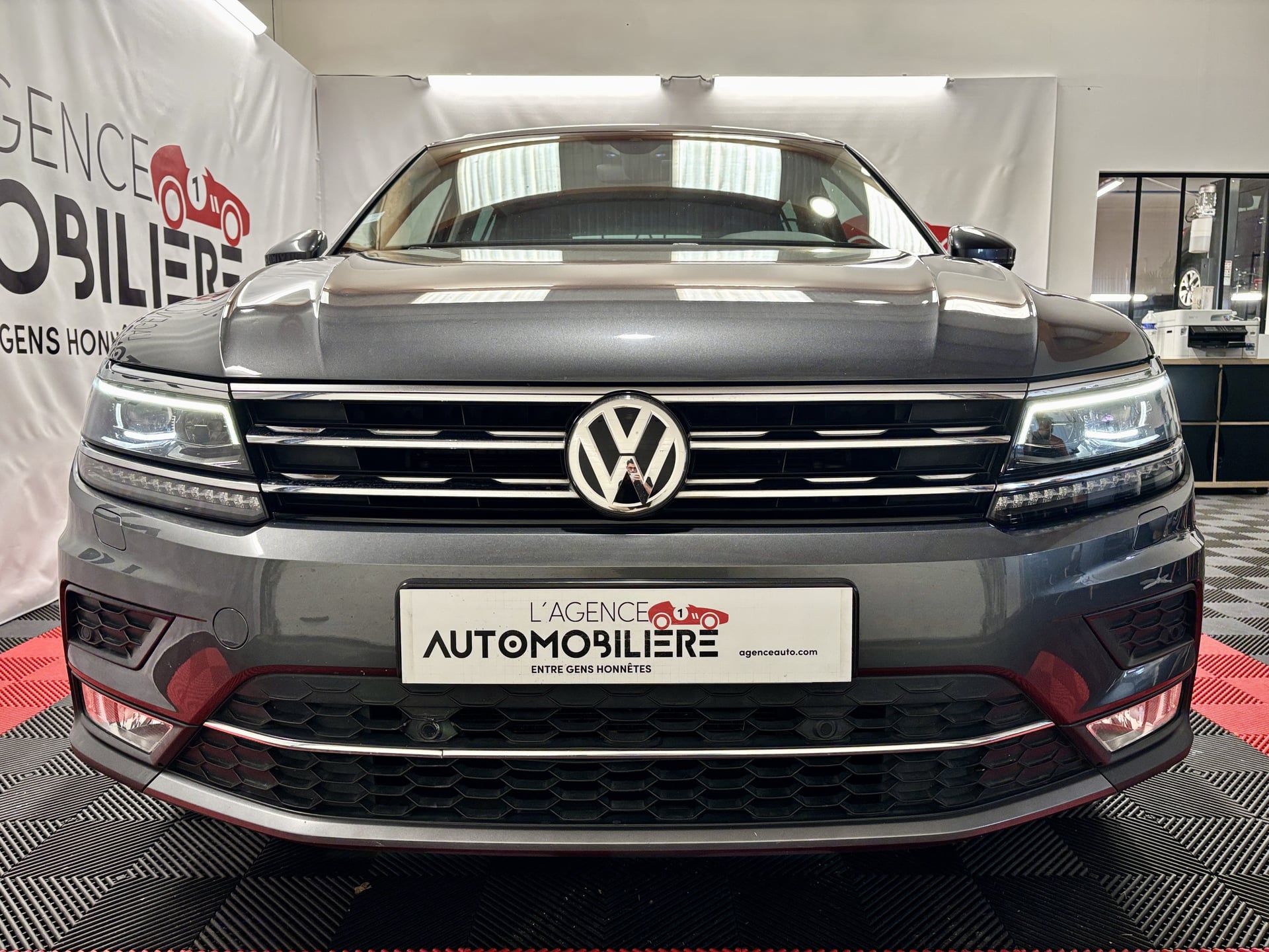 Volkswagen Tiguan II 1.4 TSI 150 BLUEMOTION TECHNOLOGY CARAT DSG6 (Attelage) — 2