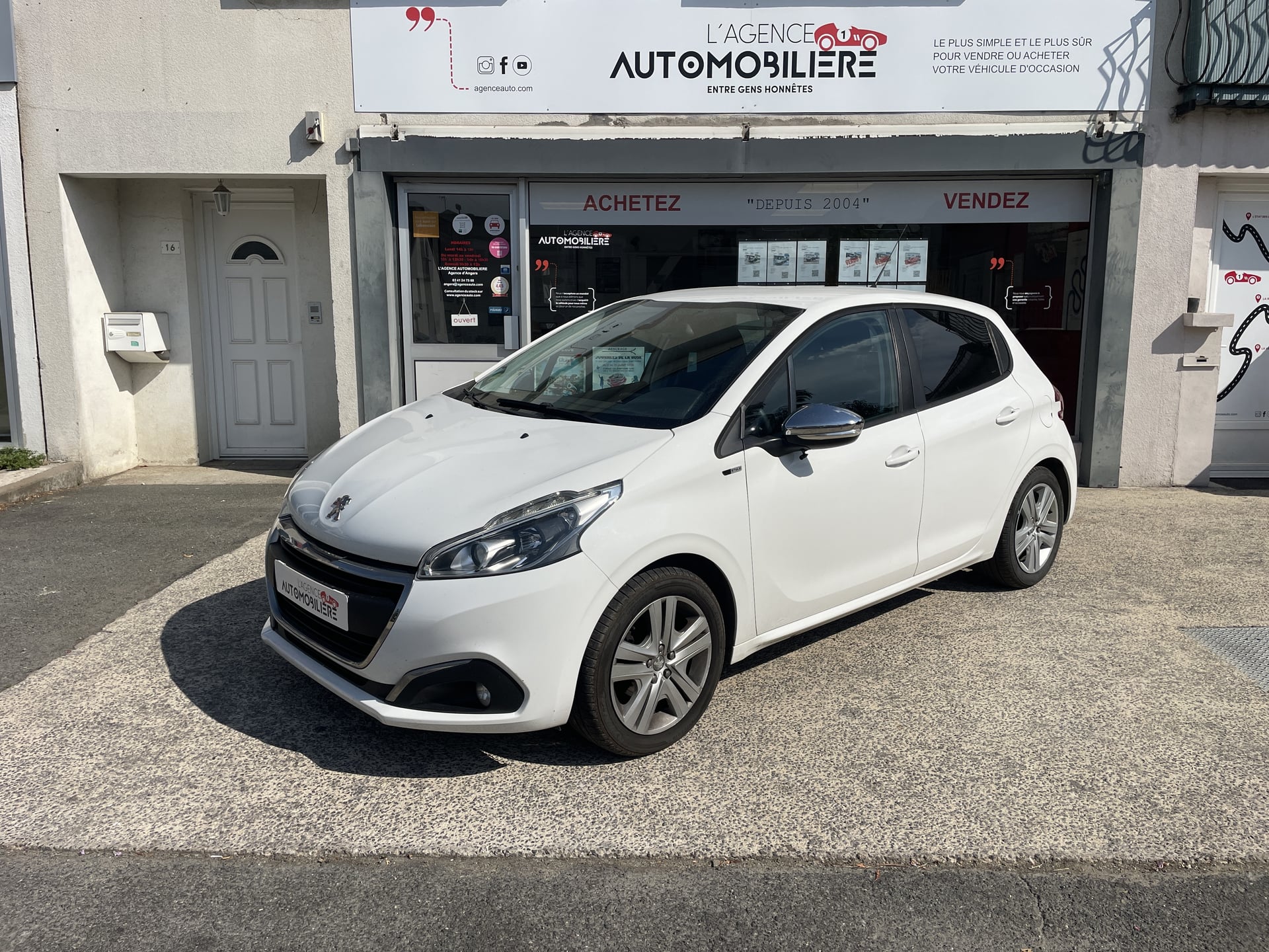 Peugeot 208 1.6 Blue HDi 75 cv Style - Distribution à jour 2ème main