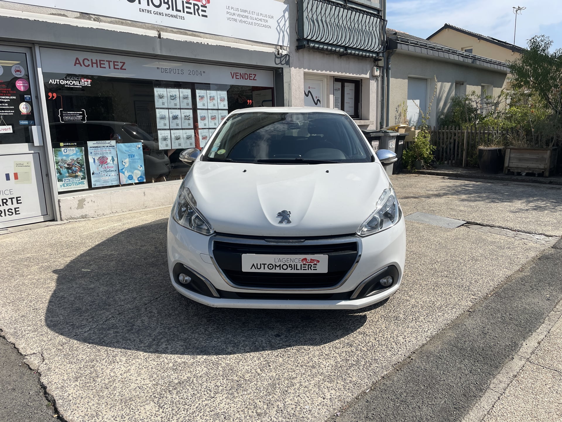 Peugeot 208 1.6 Blue HDi 75 cv Style - Distribution à jour 2ème main — 2