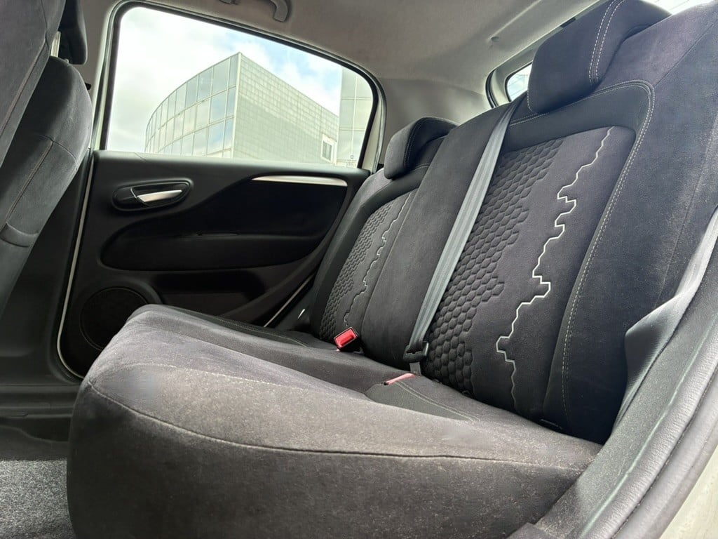 Fiat Punto 1.4 75CH START-STOP - Boitier Ethanol — 13