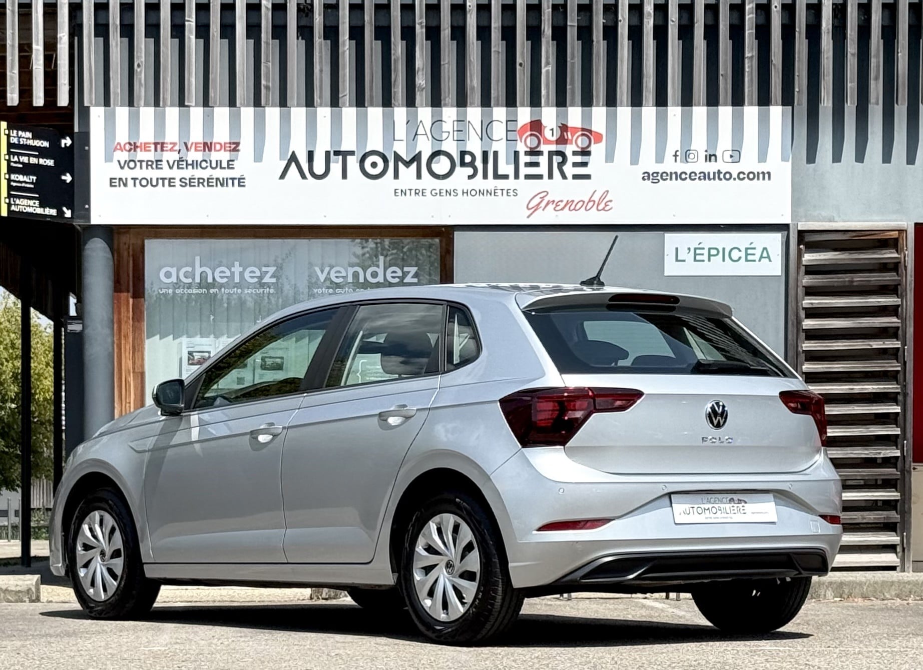 Volkswagen Polo VI (2) 1.0 MPI 80ch S&S / CarPlay - Radars — 2