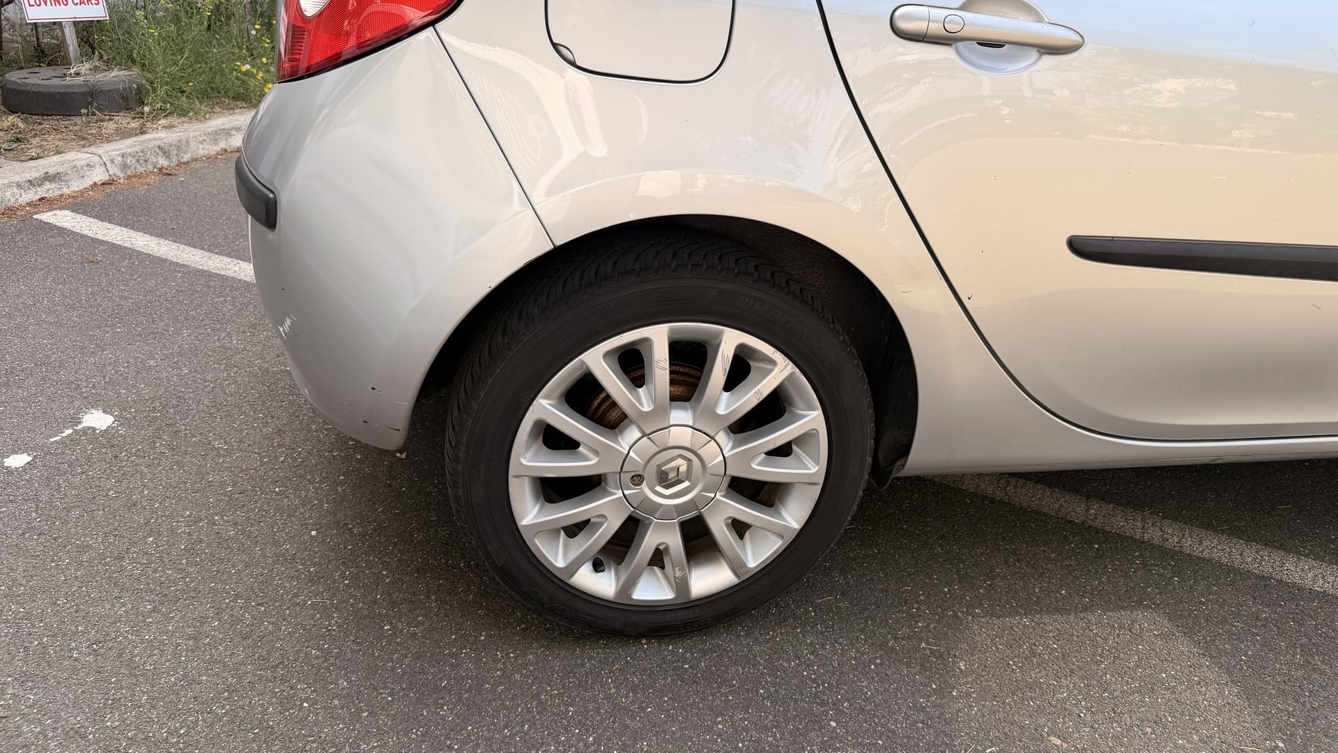 Renault Clio III 5 Portes 1.5 dCi 86 cv Siège cuir/CLIM/Démarrage sans clé/Rétro élé — 29