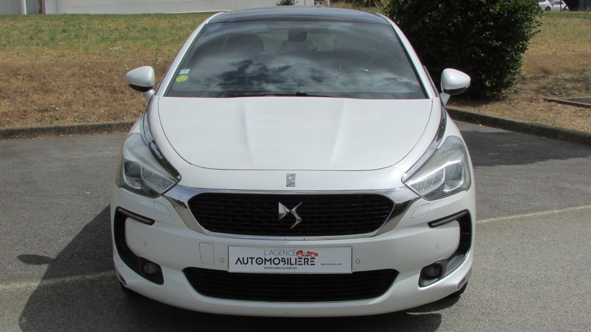 Citroen DS5 2,0L BLUEHDI 180CH EAT6 SPORT CHIC — 2