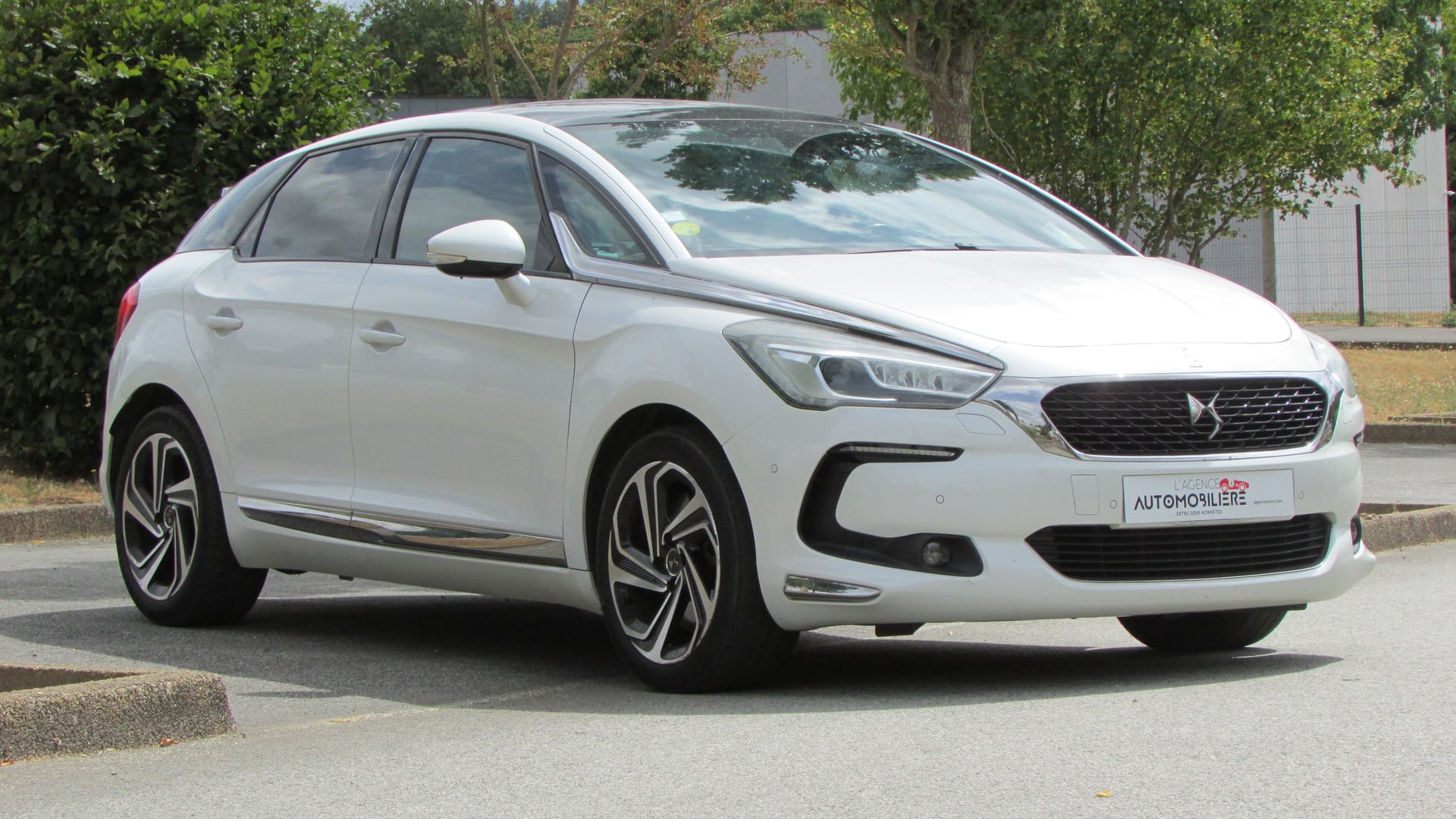 Citroen DS5 2,0L BLUEHDI 180CH EAT6 SPORT CHIC