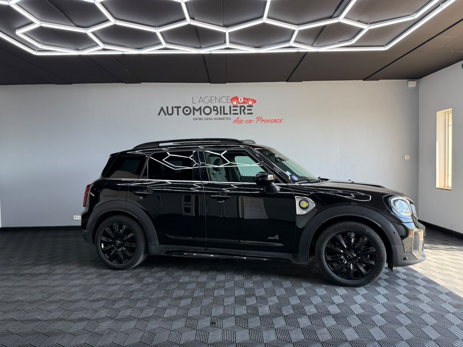Mini Mini Countryman (F60) COOPER SE ALL4 220 Ch SPECIAL EDITION - 1ère MAIN - SUIVI COMPLET MINI — 2