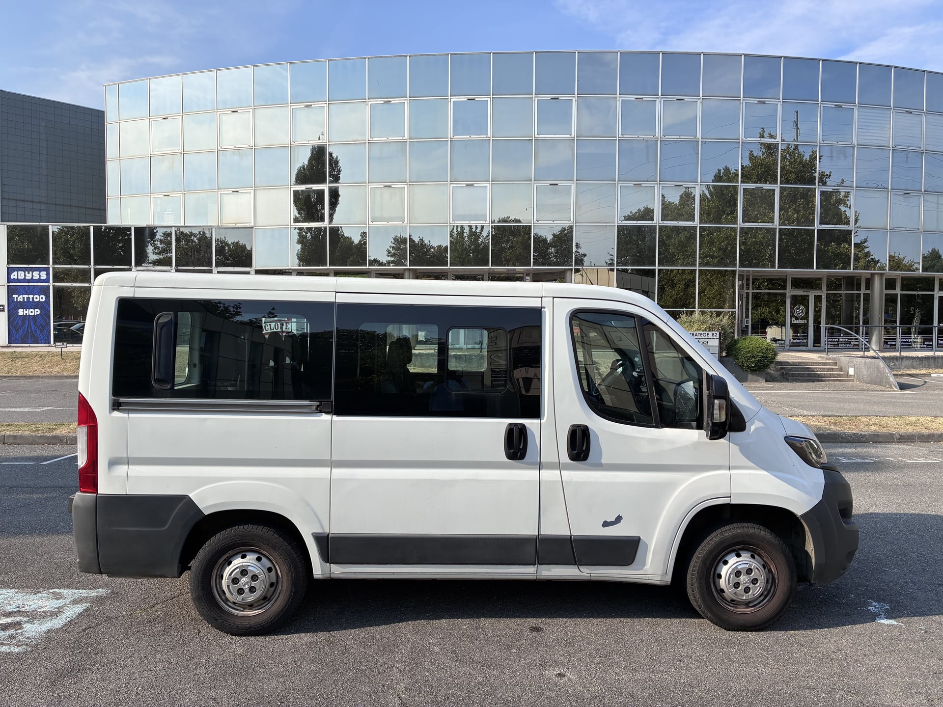 Peugeot Boxer 2.0 Blue HDI Minibus 9 places — 2