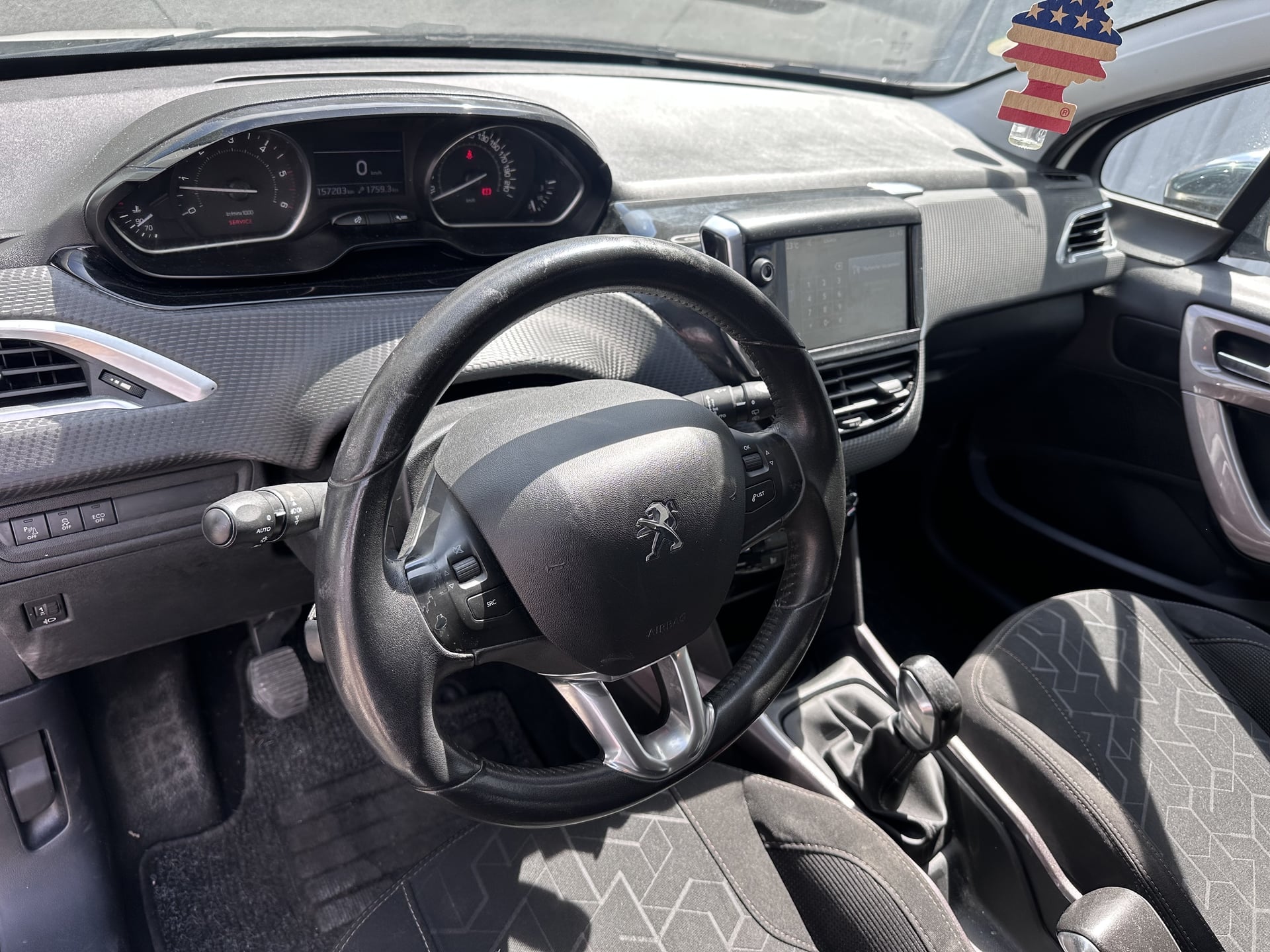Peugeot 2008 1.6L BLUEHDI 100 CV STYLE — 14