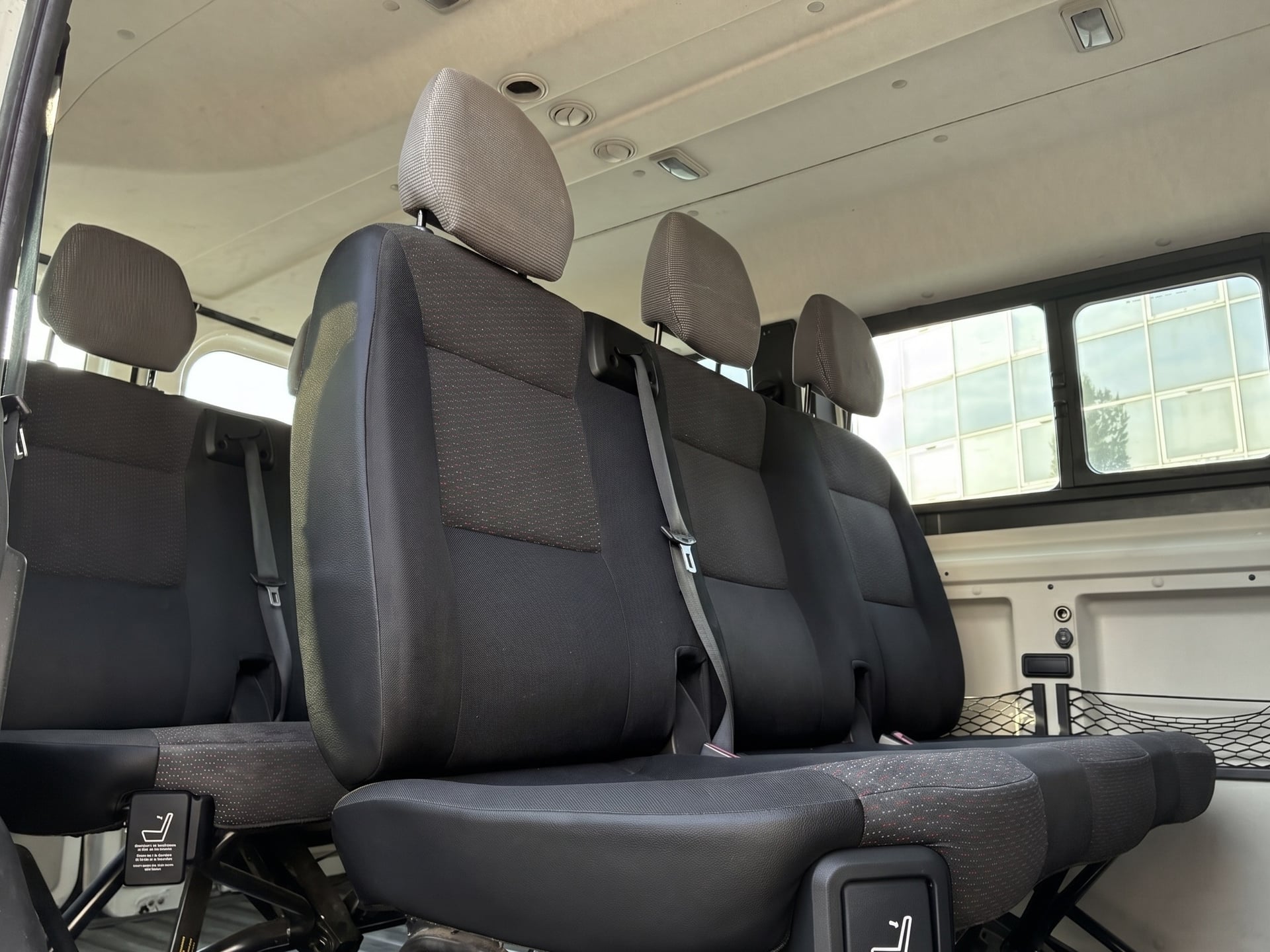 Peugeot Boxer 2.0 Blue HDI Minibus 9 places — 12
