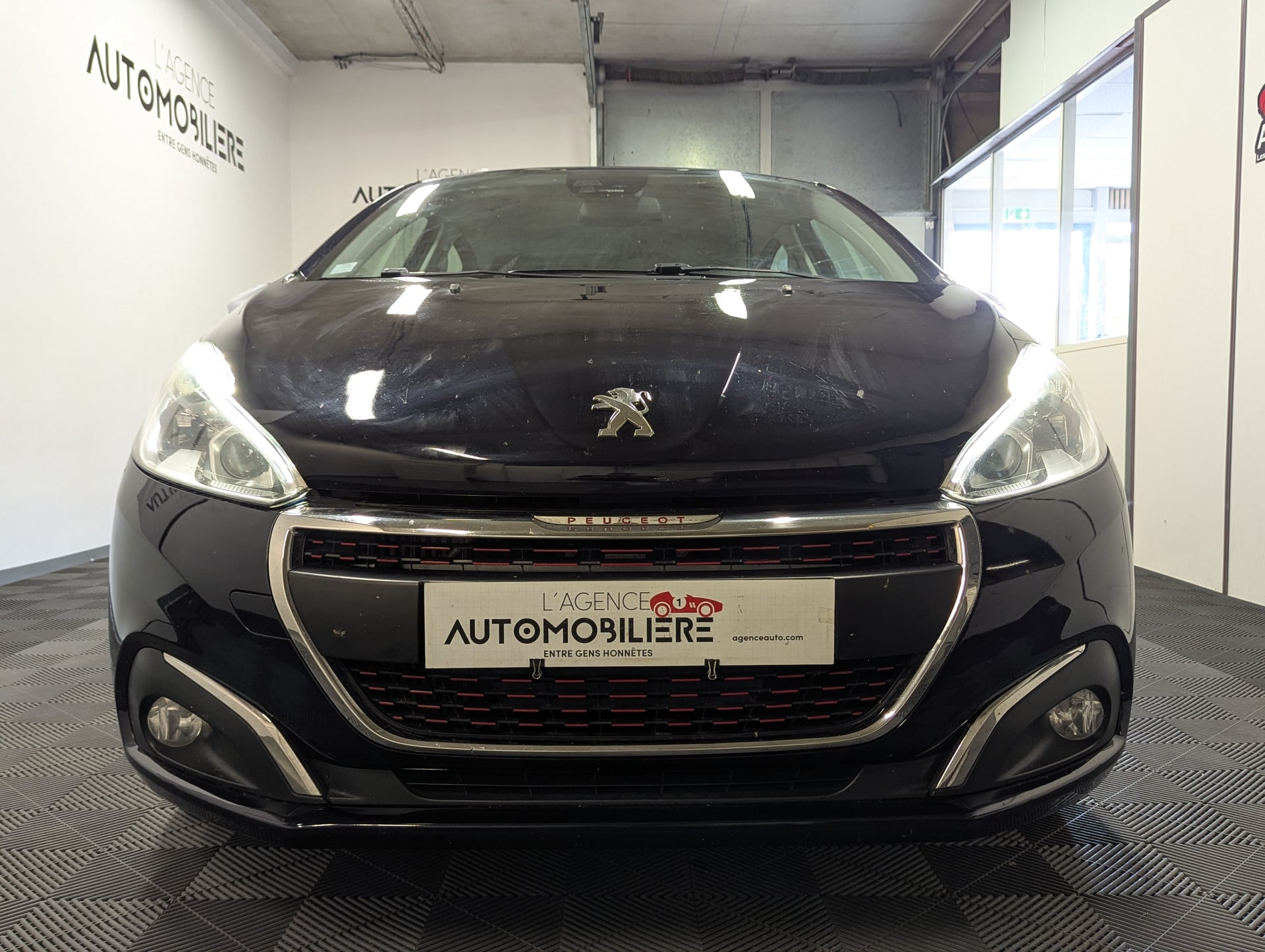 Peugeot 208 (2) 1.2 PURETECH 110 S&S ALLURE EAT6 5P — 2