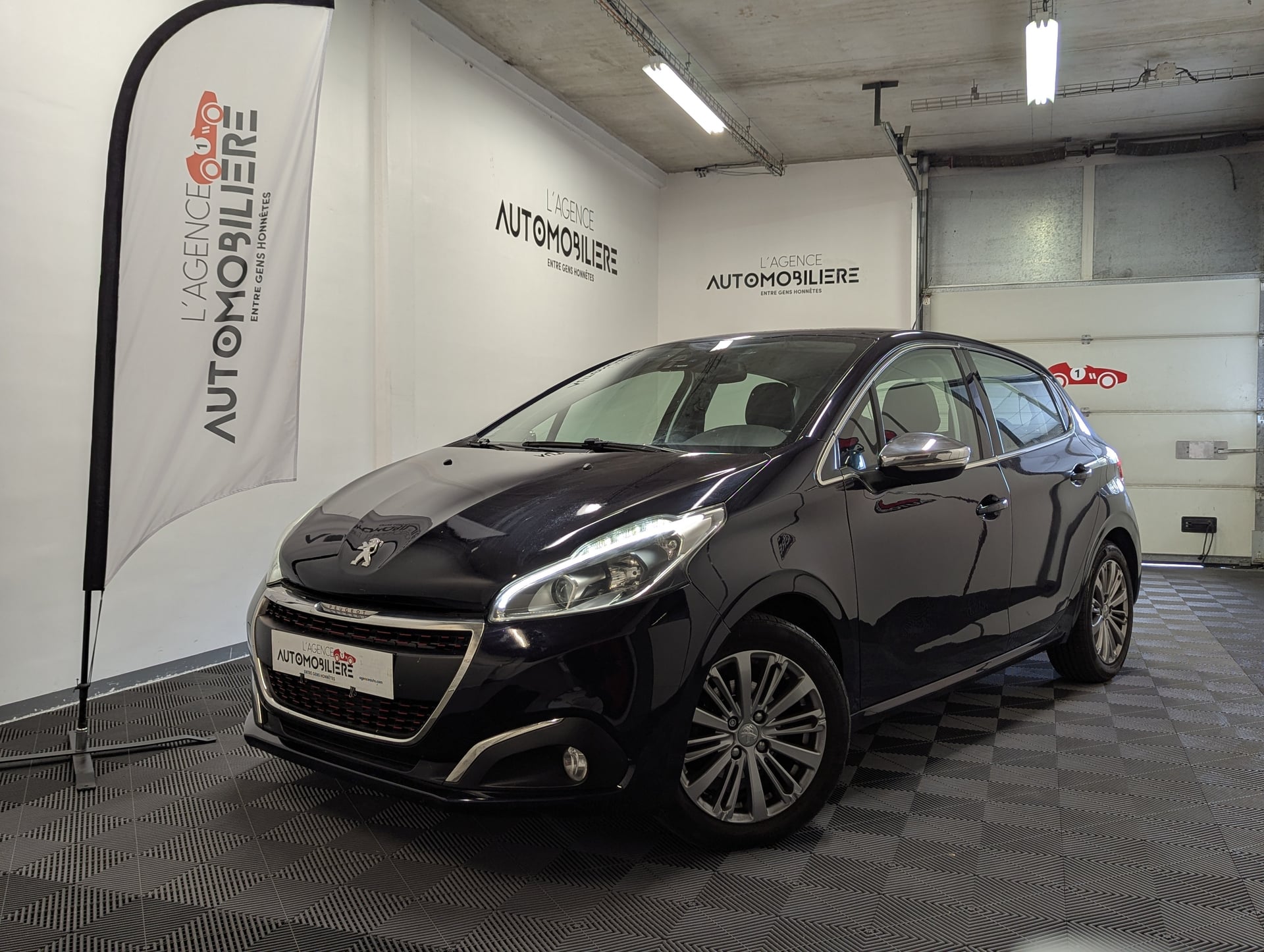 Peugeot 208 (2) 1.2 PURETECH 110 S&S ALLURE EAT6 5P