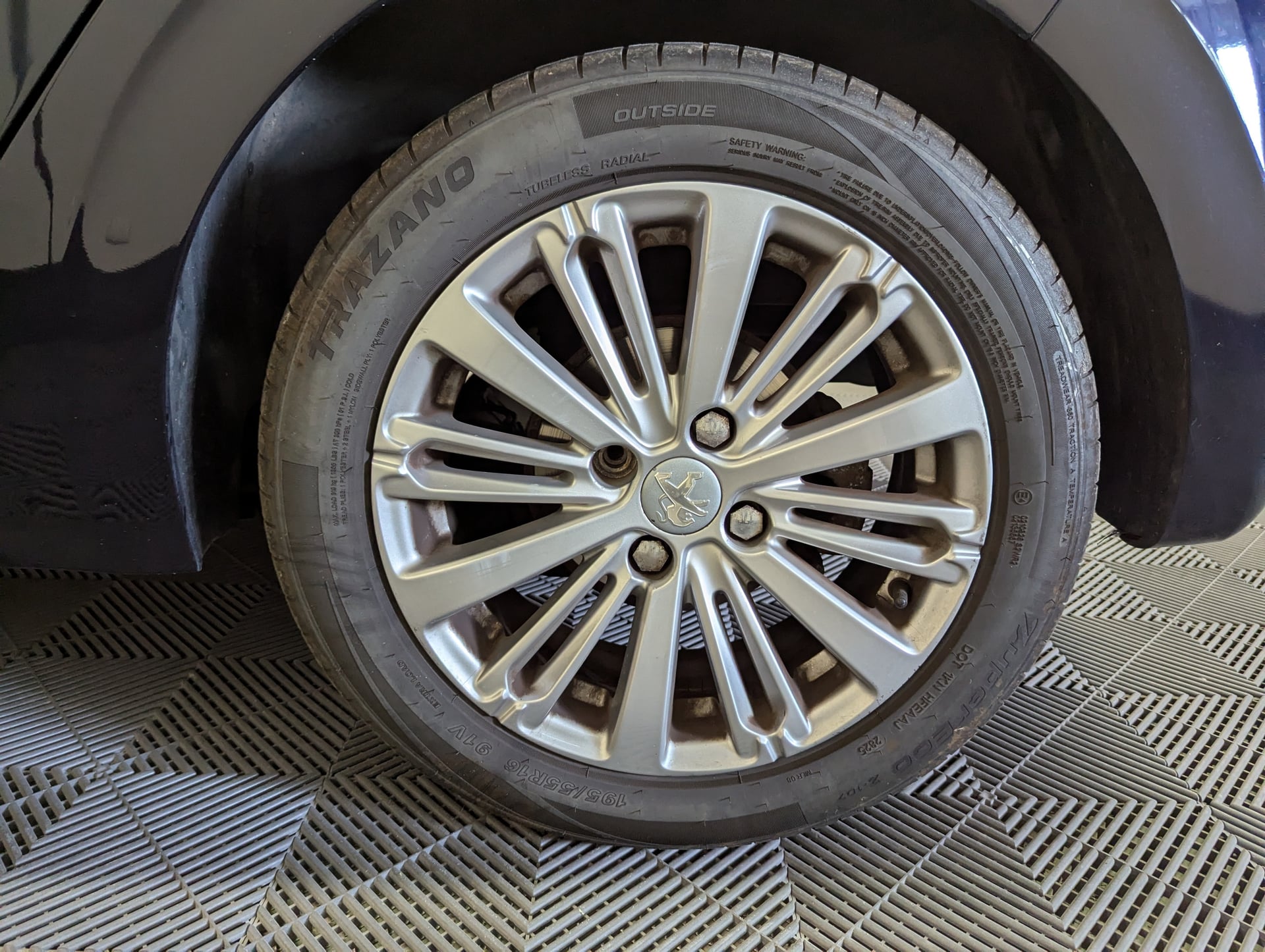 Peugeot 208 (2) 1.2 PURETECH 110 S&S ALLURE EAT6 5P — 28