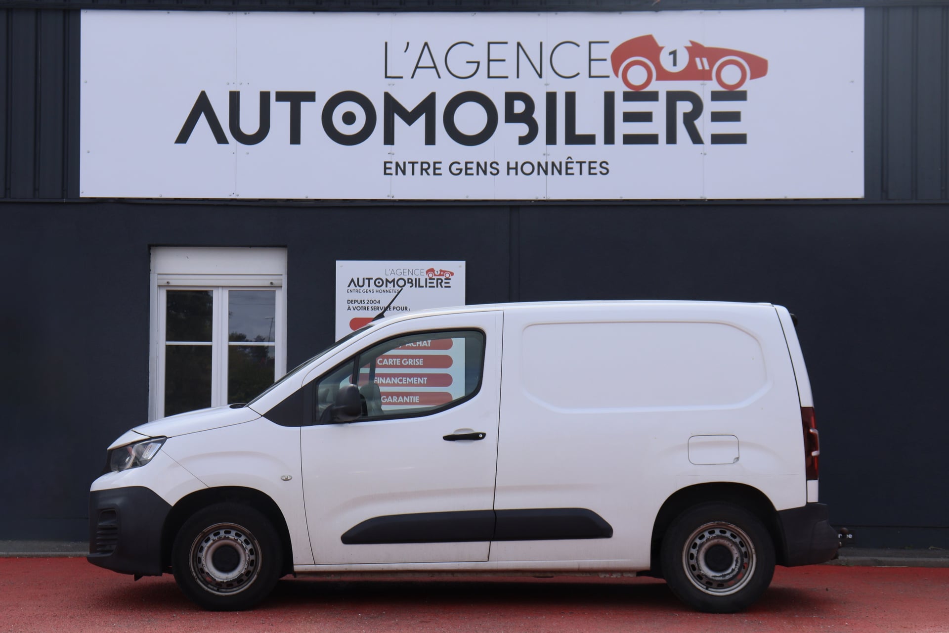 Peugeot Partner 1.6 BlueHDI 100 3 Places BVM6 (CarPlay, Caméra, Attelage) — 2