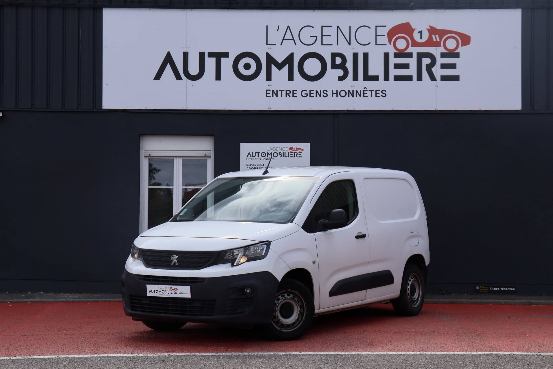 Peugeot Partner 1.6 BlueHDI 100 3 Places BVM6 (CarPlay, Caméra, Attelage)