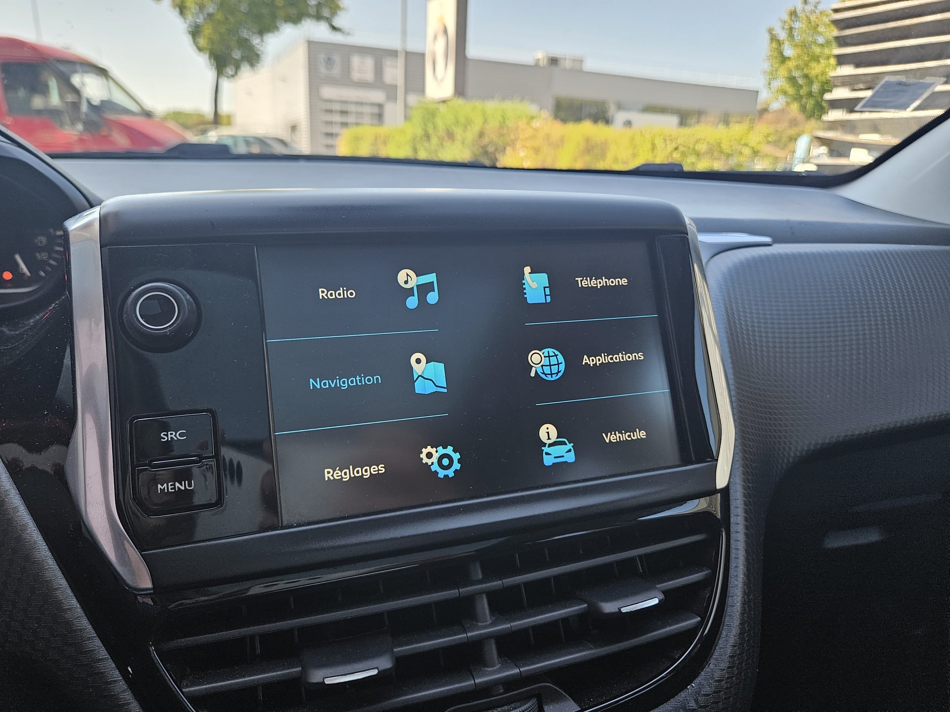 Peugeot 2008 1.2 PURETECH 130 CV SIGNATURE EAT6 ( Caméra de recul - GPS - Roue de secours) — 25