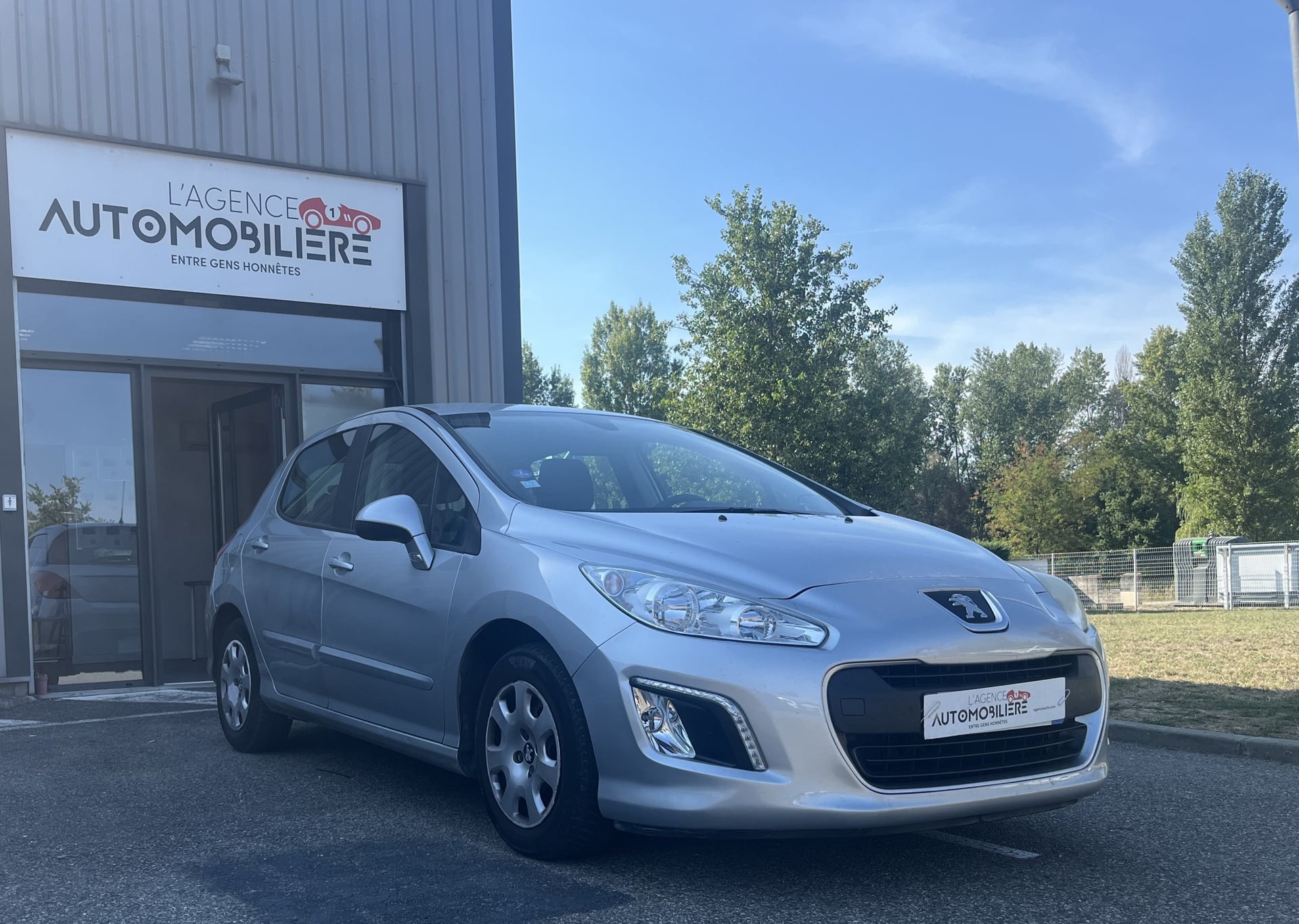 Peugeot 308 1.4VTI 98CV ACCES - Historique Complet