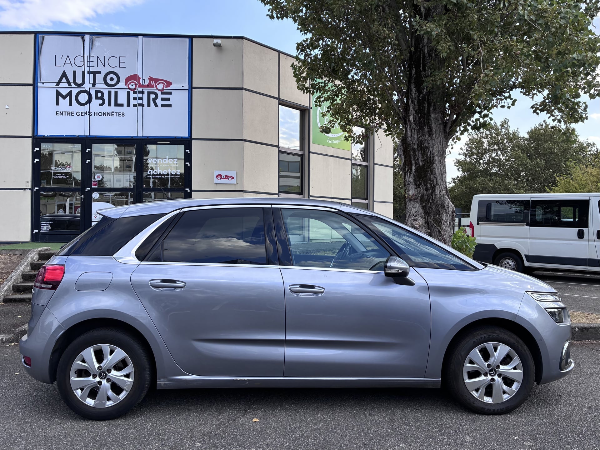 Citroen C4 PICASSO 1.6 HDI 120CH SHINE - Distribution neuve — 2