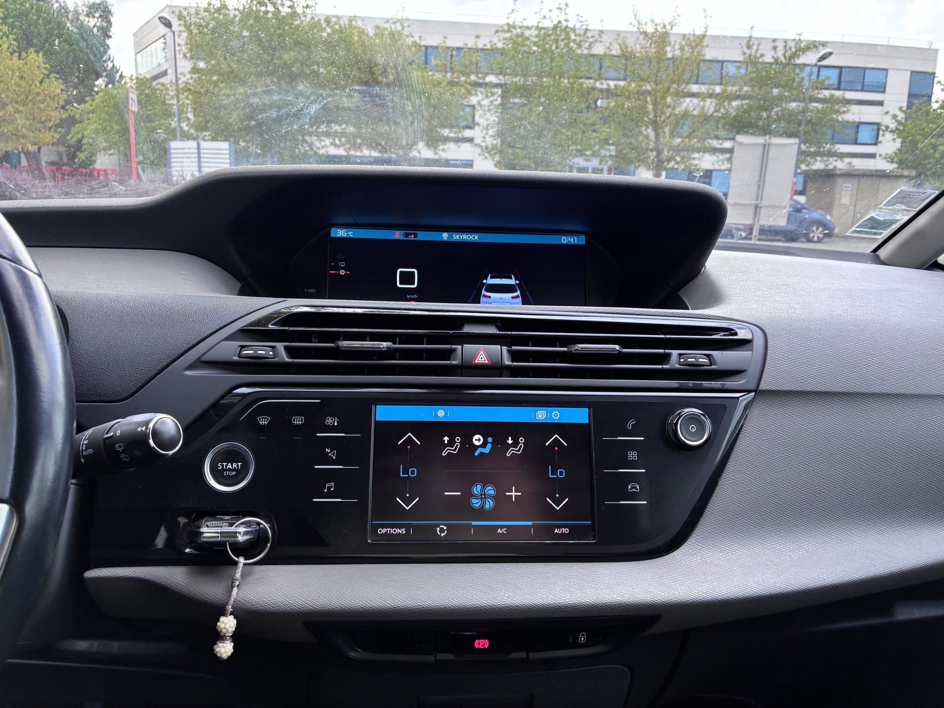 Citroen C4 PICASSO 1.6 HDI 120CH SHINE - Distribution neuve — 19