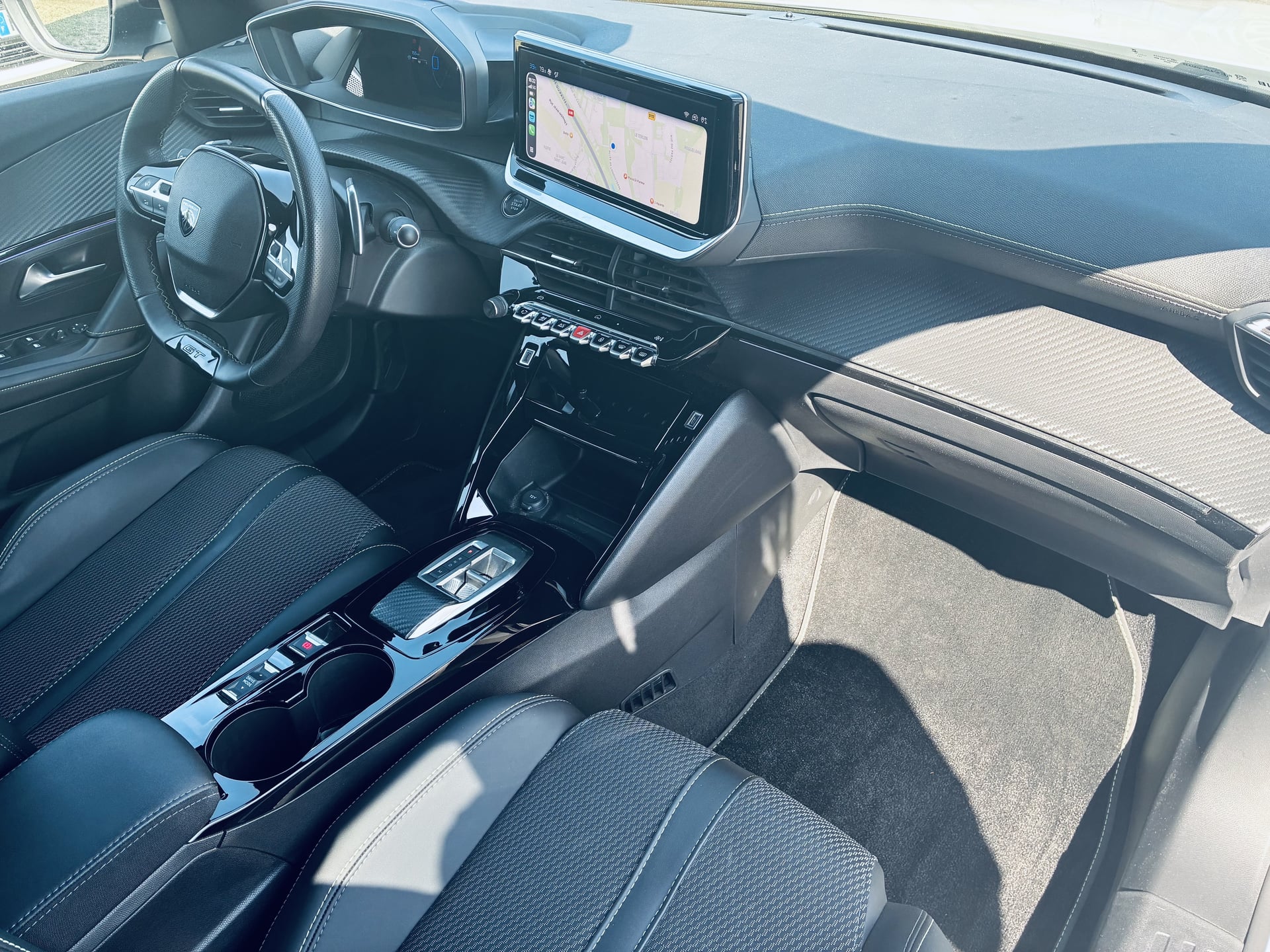 Peugeot 2008 GT Hybrid 136 e-DCS6 - TVA Récupérable — 21