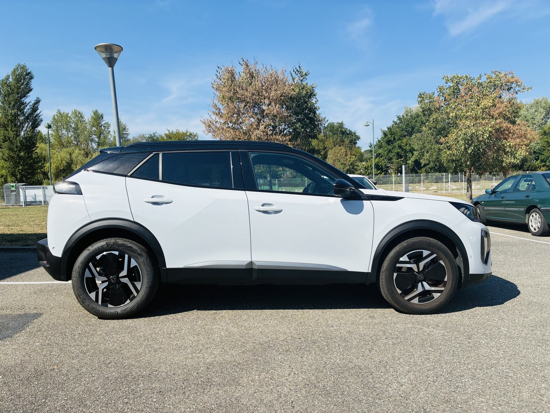 Peugeot 2008 GT Hybrid 136 e-DCS6 - TVA Récupérable — 2