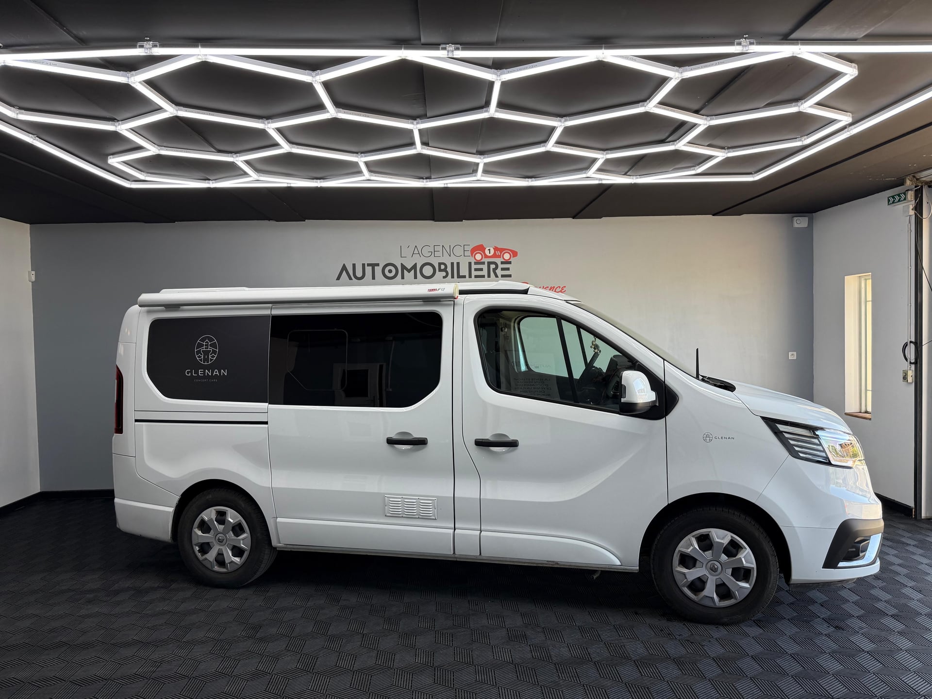 Renault Trafic 2.0 dCi 150 Ch HORIZON VAN 5 GLENAN CONCEPT CAR - BOITE AUTO - GARANTIE 6 MOIS — 2