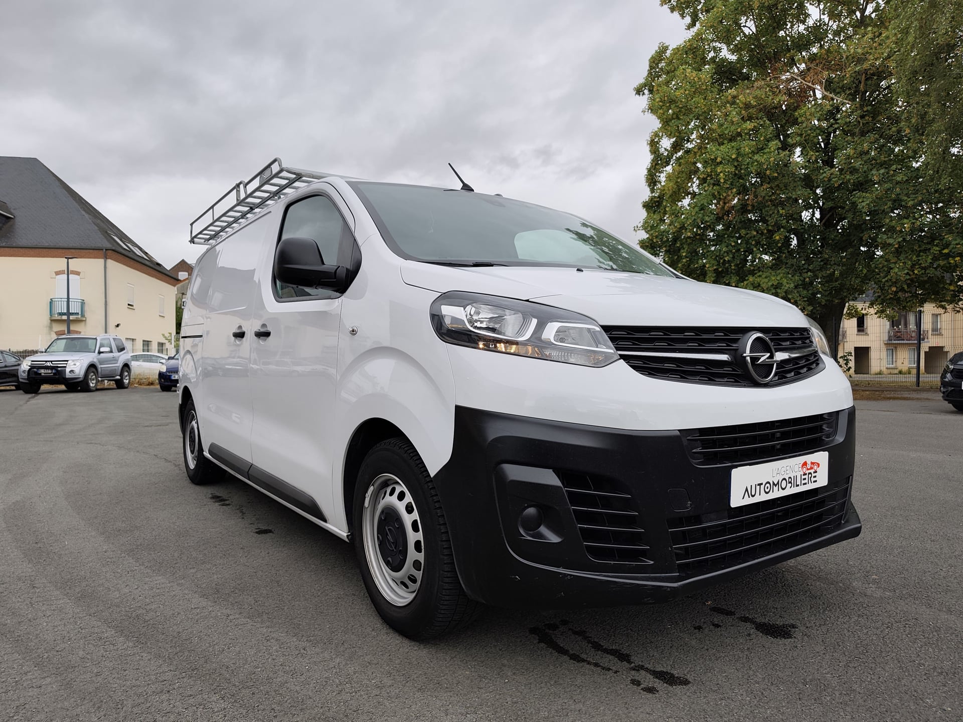 Opel Vivaro Fg M 2.0 BlueHDi 145ch - Full entretien + galerie et échelle MTS + attelage + Pack clim - TVA récupérable