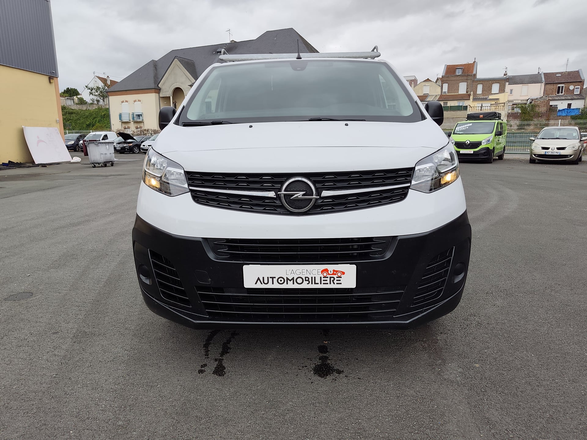 Opel Vivaro Fg M 2.0 BlueHDi 145ch - Full entretien + galerie et échelle MTS + attelage + Pack clim - TVA récupérable — 2