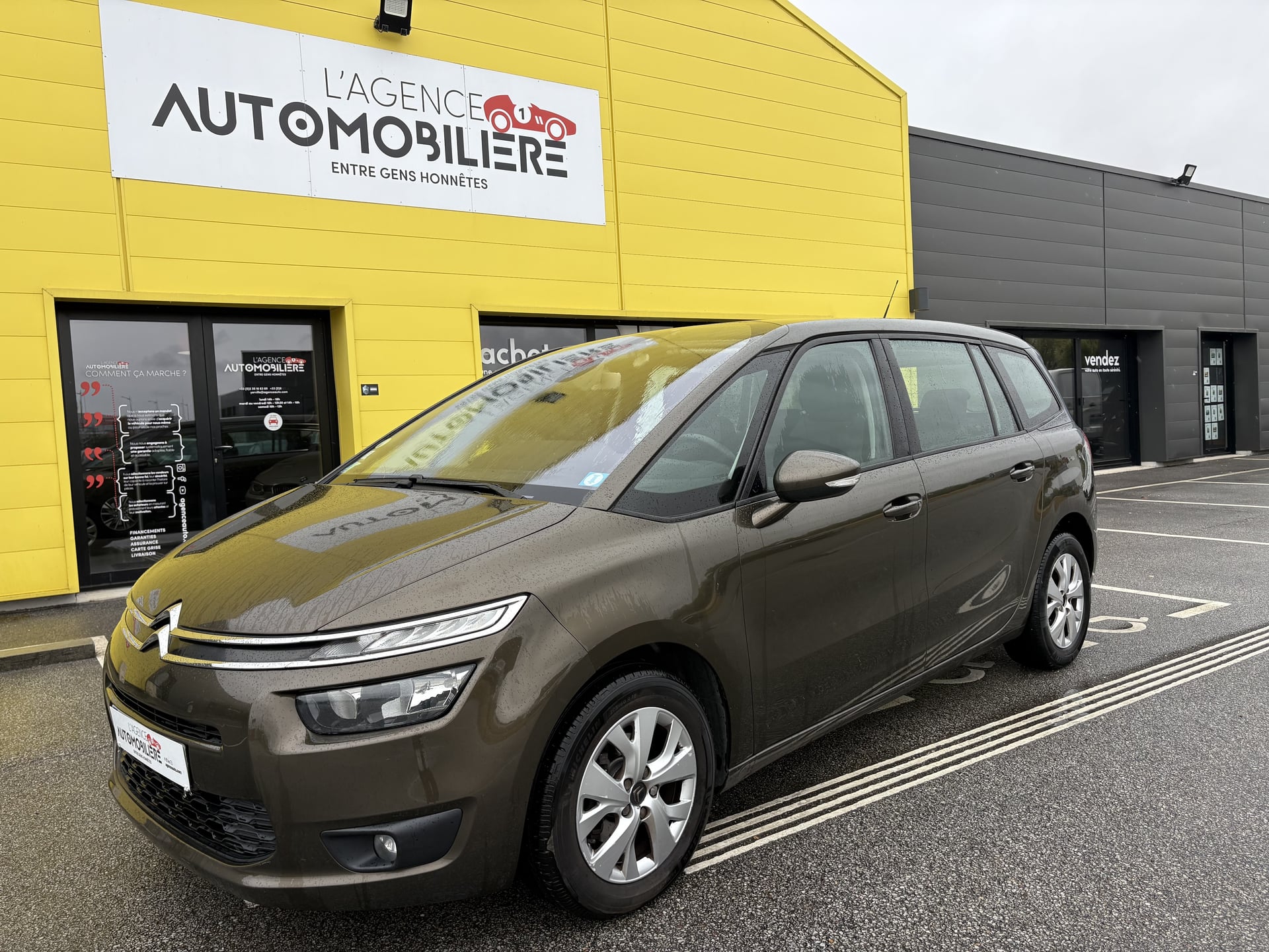 Citroen C4 Picasso 1.6 HDI CONFORT 7 PLACES — 2