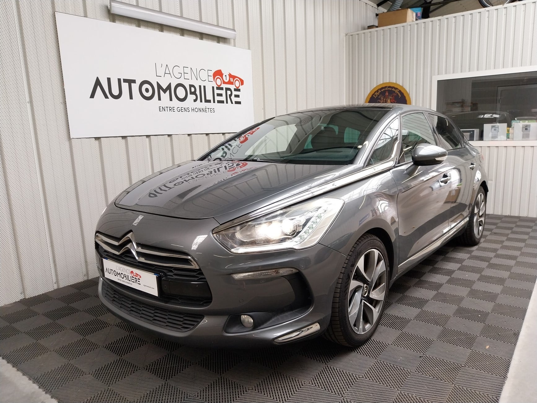 Citroen DS5 1.6 THP 200 SPORT CHIC