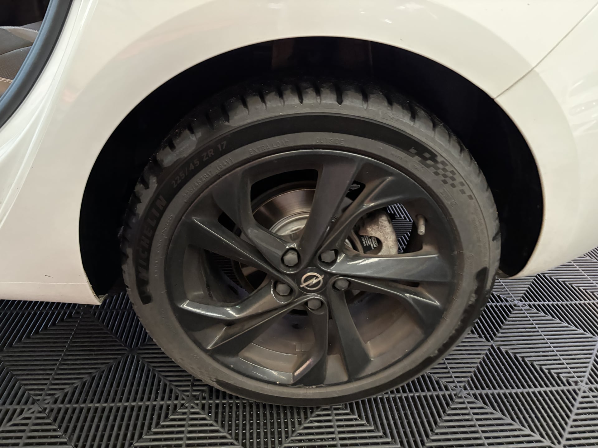 Opel Astra 1.5 D 105 Finition Edition — 25