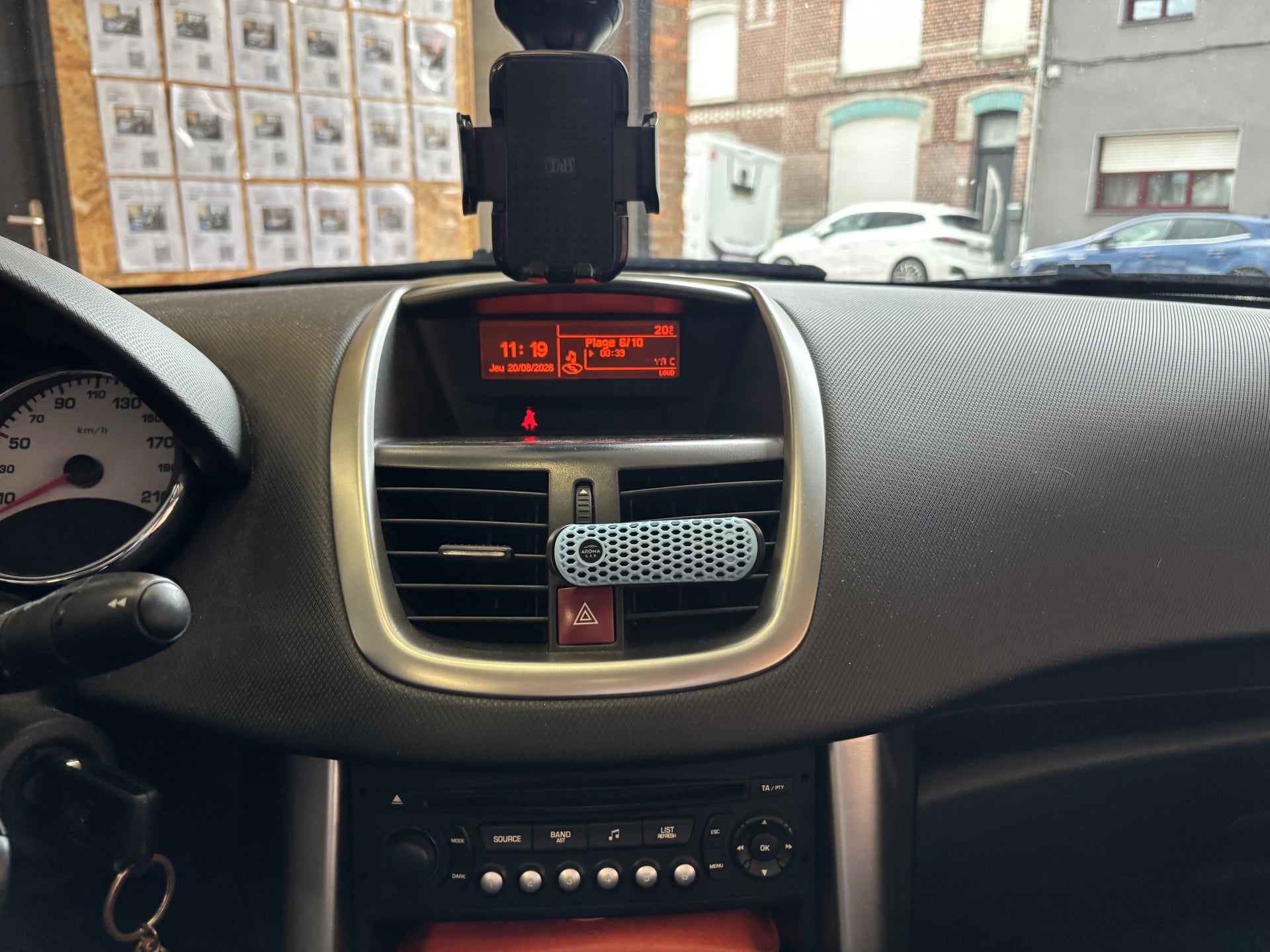Peugeot 207 CC 1.6 VTI 120ch Finition Sport — 29