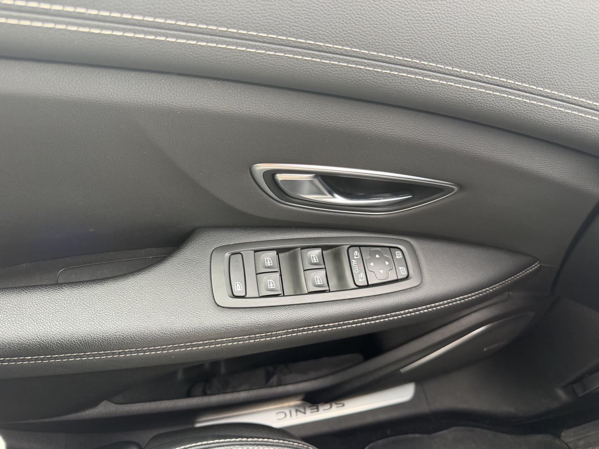 Renault Scenic 1,6 DCI - 160cv - Energy EDC Intens — 34