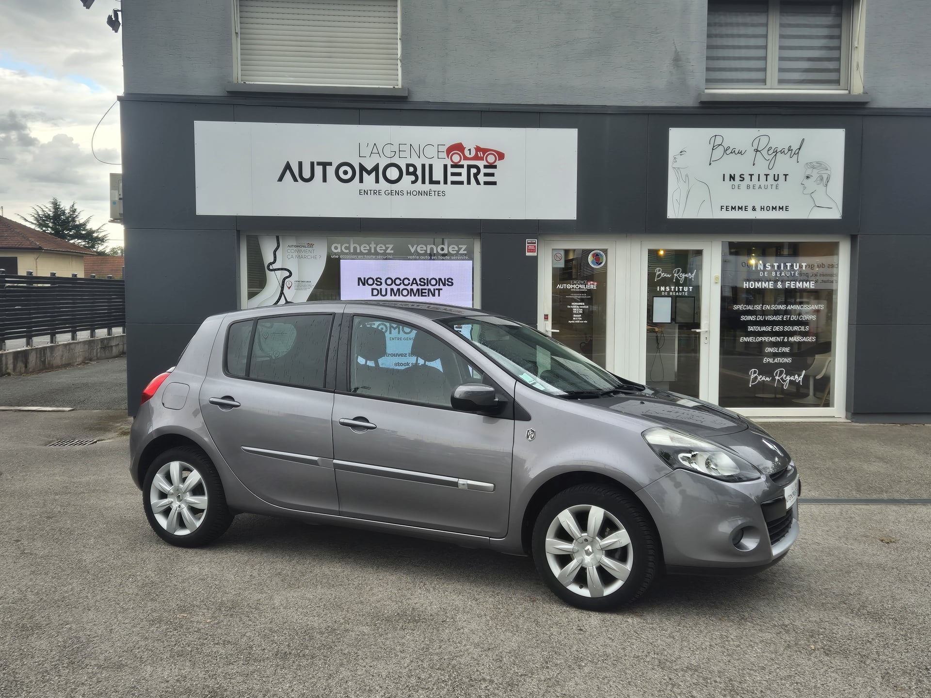 Renault Clio 1.2 TCe 103 cv « XV de France - 89900 kms - — 2