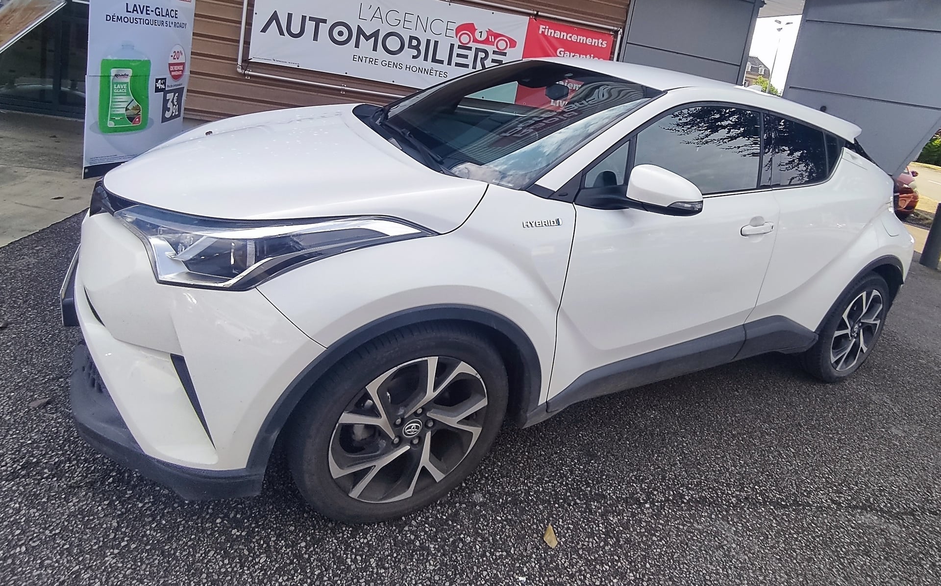 Toyota C-HR FULL-HYBRID DESIGN 4X2 E-CVT