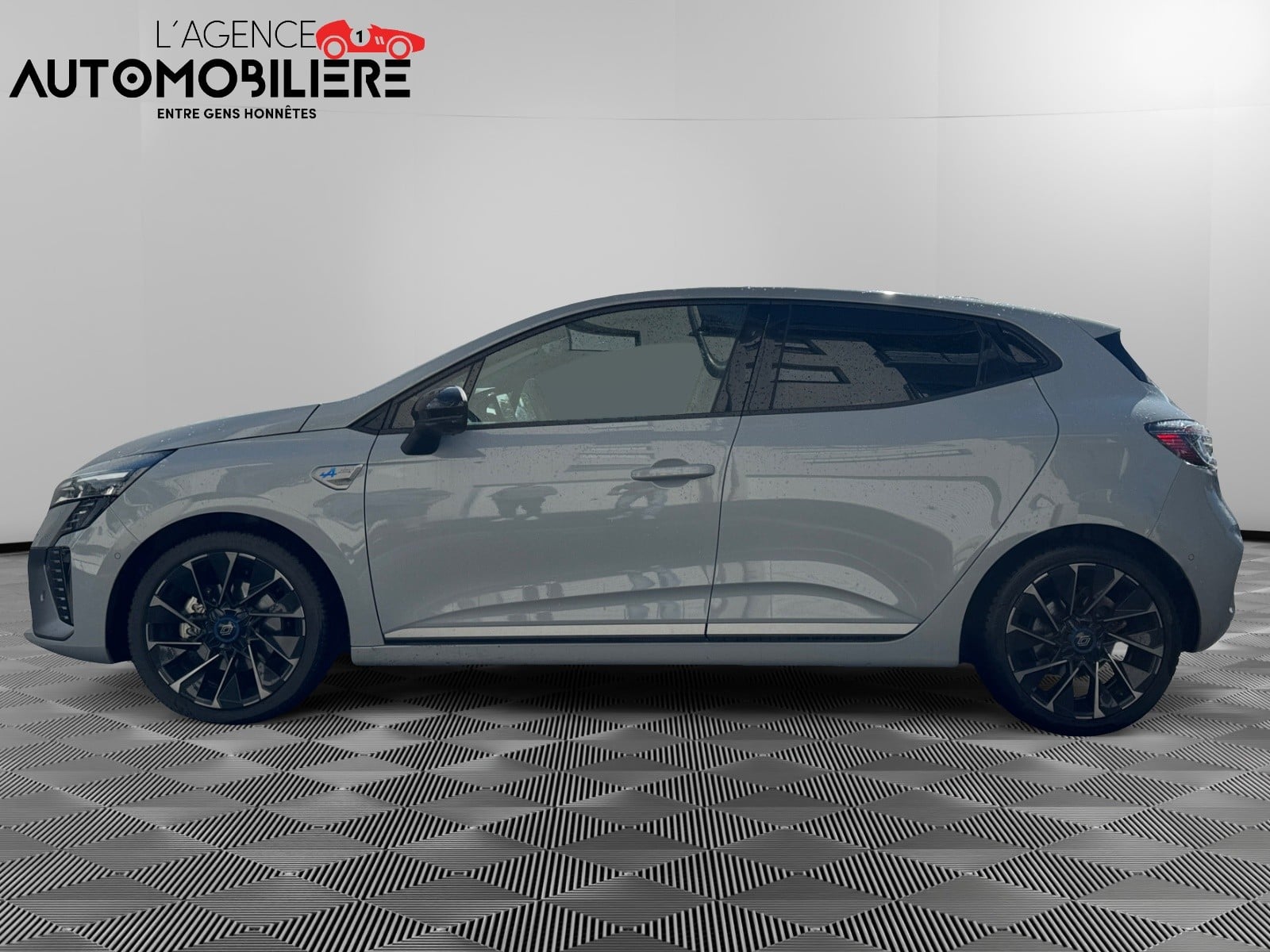 Renault Clio V 1.6 E-TECH HYBRID 145 ESPRIT ALPINE — 2