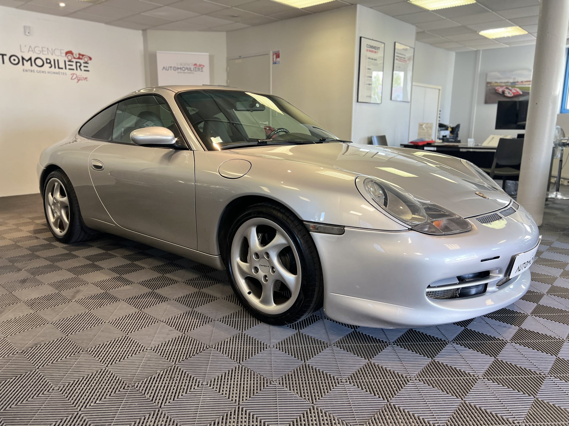 Porsche 911 996 Coupé Carrera 4 3.4 i 300 CV — 2