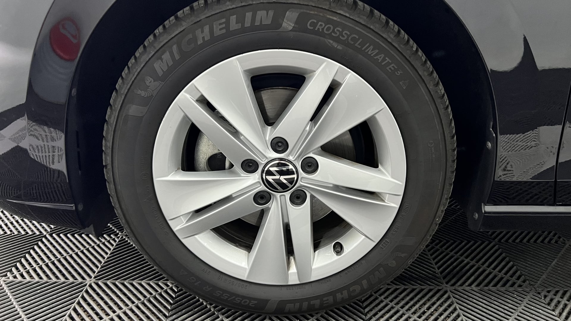 Volkswagen Golf VIII 1.0 TSI OPF 110 LIFE PLUS MOVE BVM6 — 37
