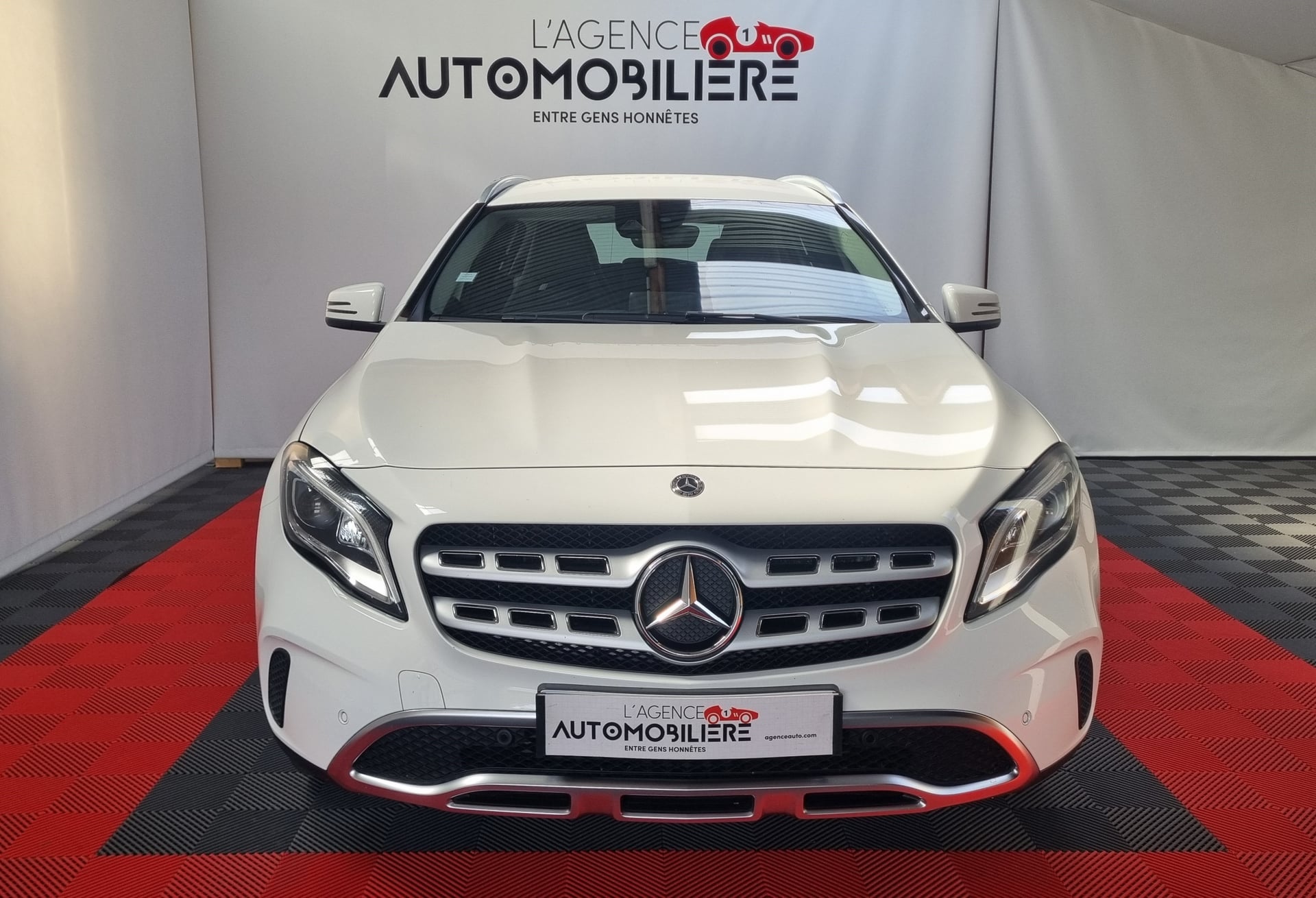 Mercedes-Benz Classe GLA GLA 200d 7G-DCT SENSATION — 2
