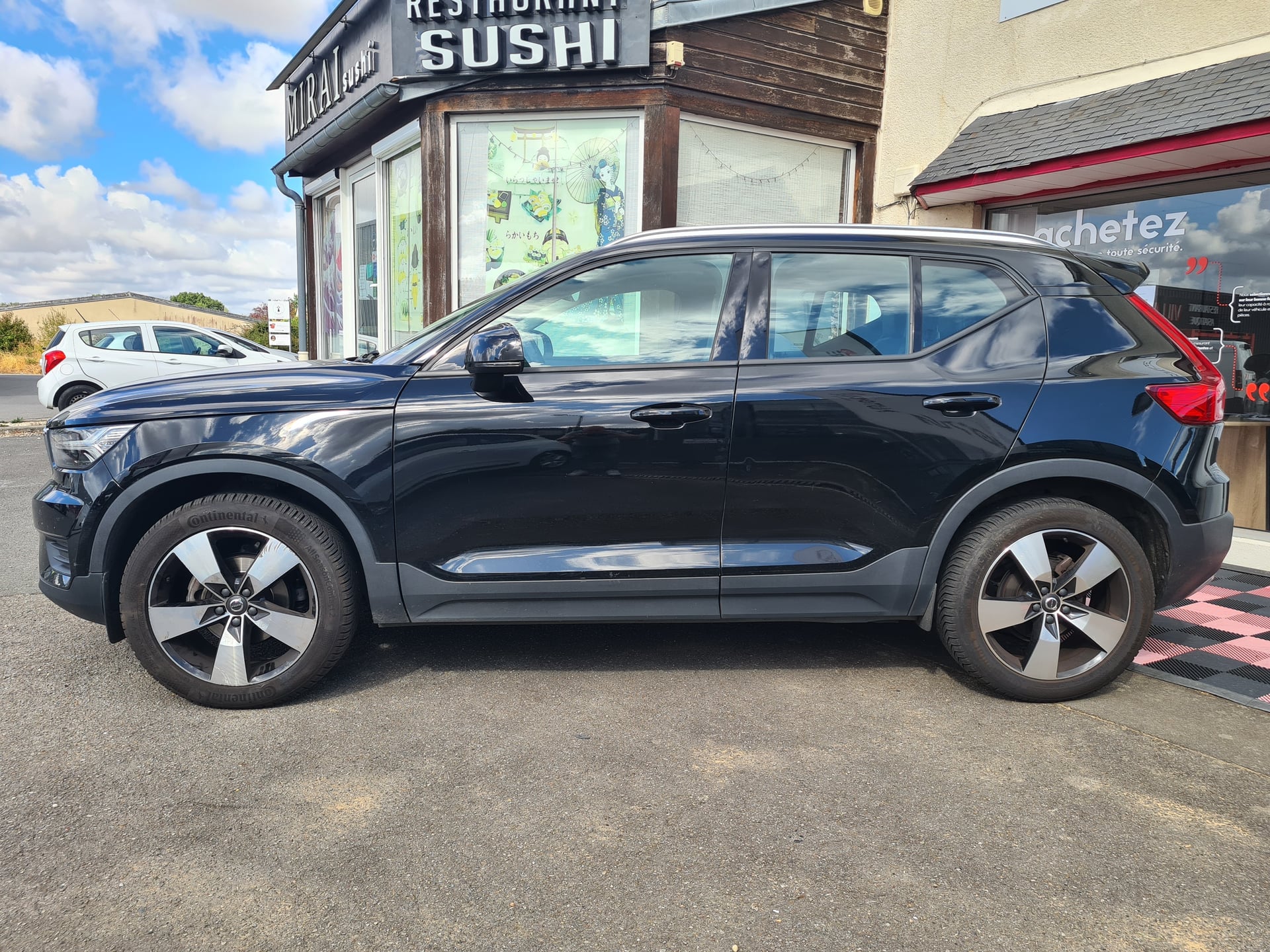Volvo XC40 T3 1,5 156CV BUSINESS BVM6 TOIT OUVRANT & PANORAMIQUE — 2