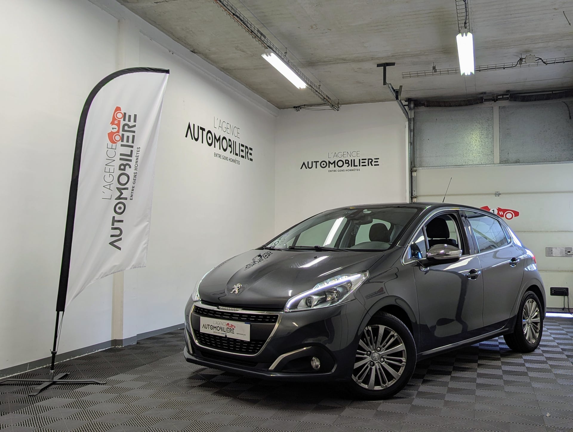 Peugeot 208 (2) 1.2 PURETECH 110 S&S ALLURE EAT6 5P
