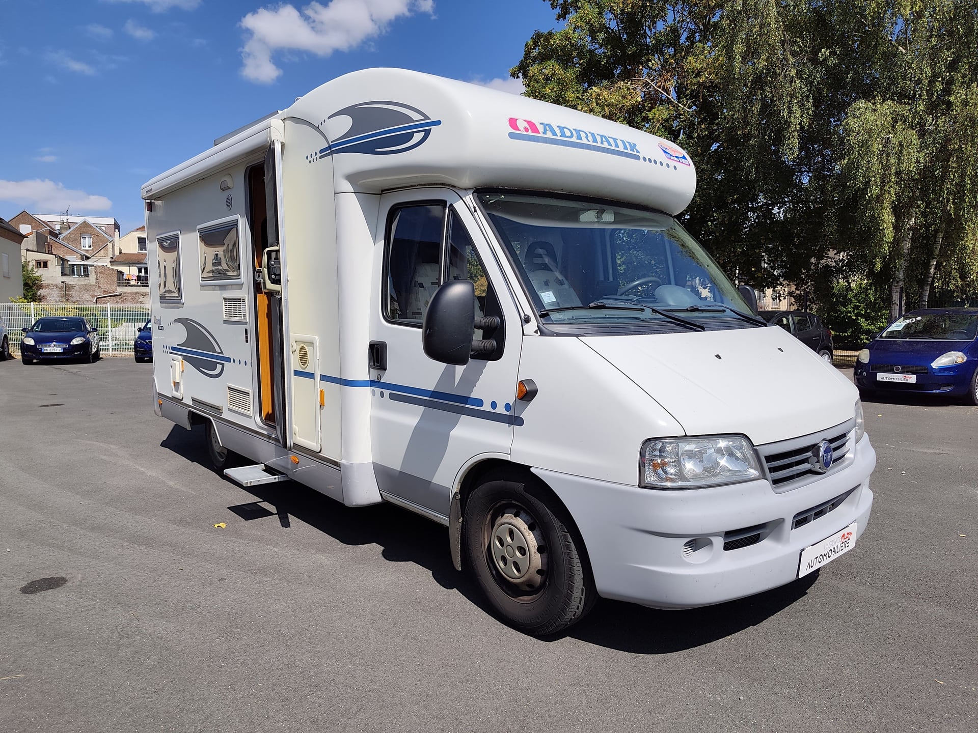 Adria Mobil Adriatik Camping car - 2.8L JTD FIAT - Etat presque neuf + équipement - Entretien suivi