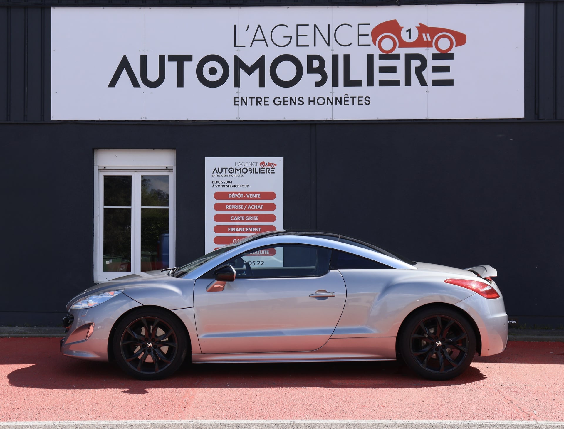 Peugeot RCZ 2.0 HDi 163 (Intérieur cuir, Sièges chauffants, Phares au xénon...) — 2