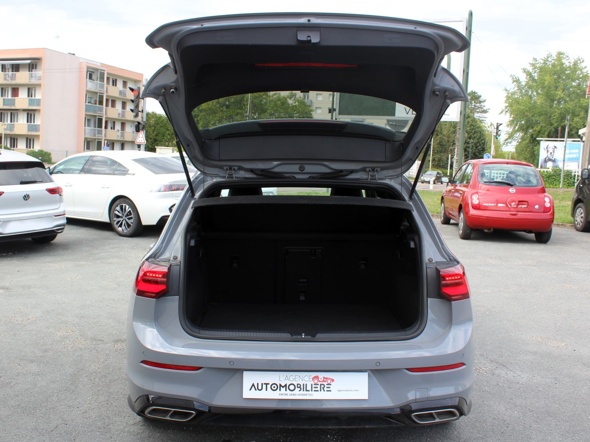 Volkswagen GOLF VIII 8 - 2.0 TDI SCR 150 CH R-Line DSG7 SUIVI VOLKSWAGEN — 39
