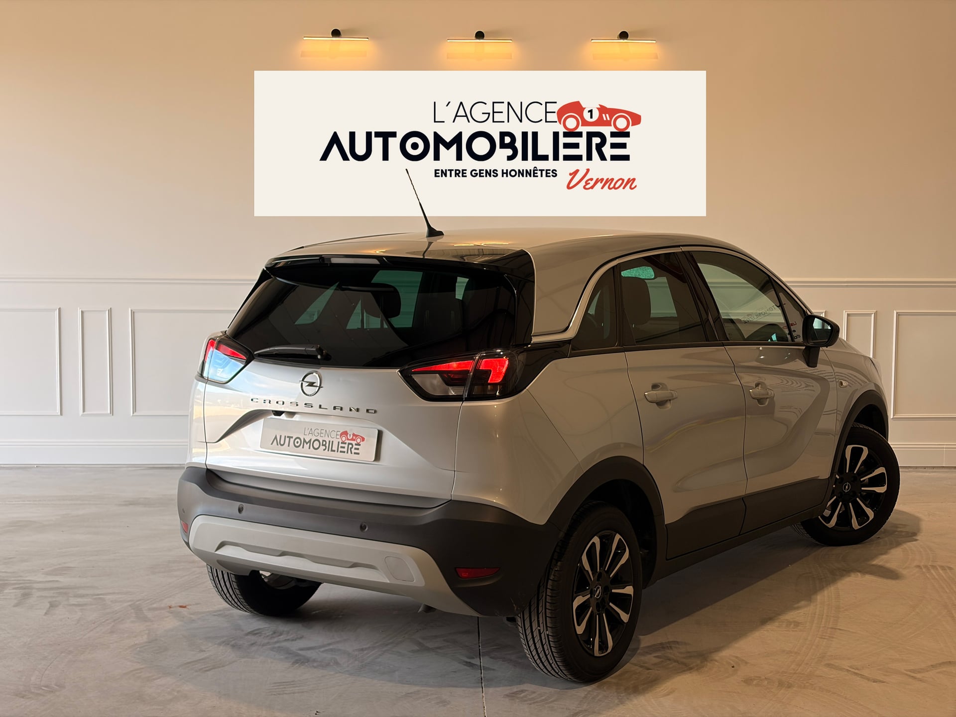 Opel Crossland (2) 1.2 TURBO 110 ELEGANCE — 2