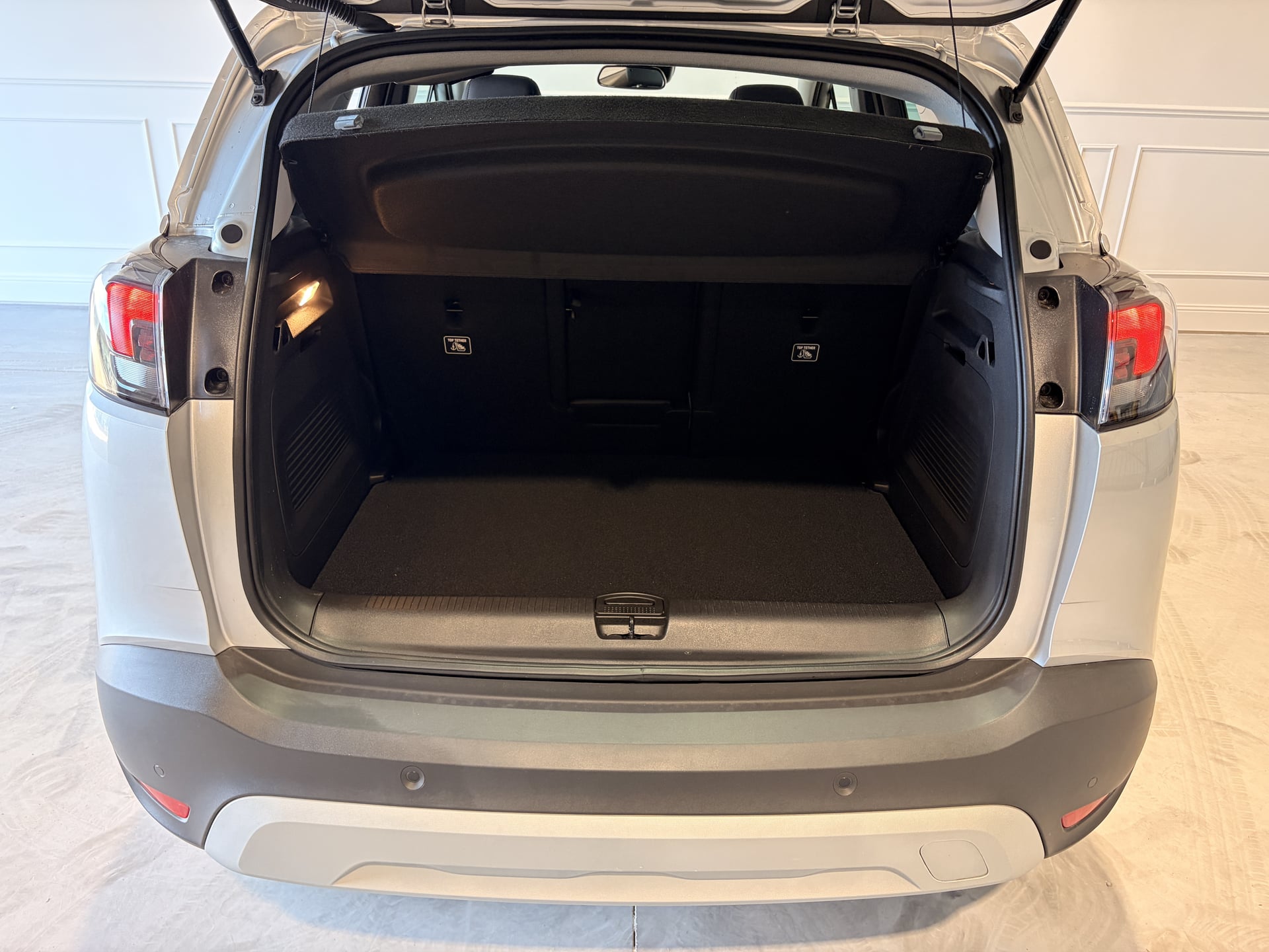 Opel Crossland (2) 1.2 TURBO 110 ELEGANCE — 20
