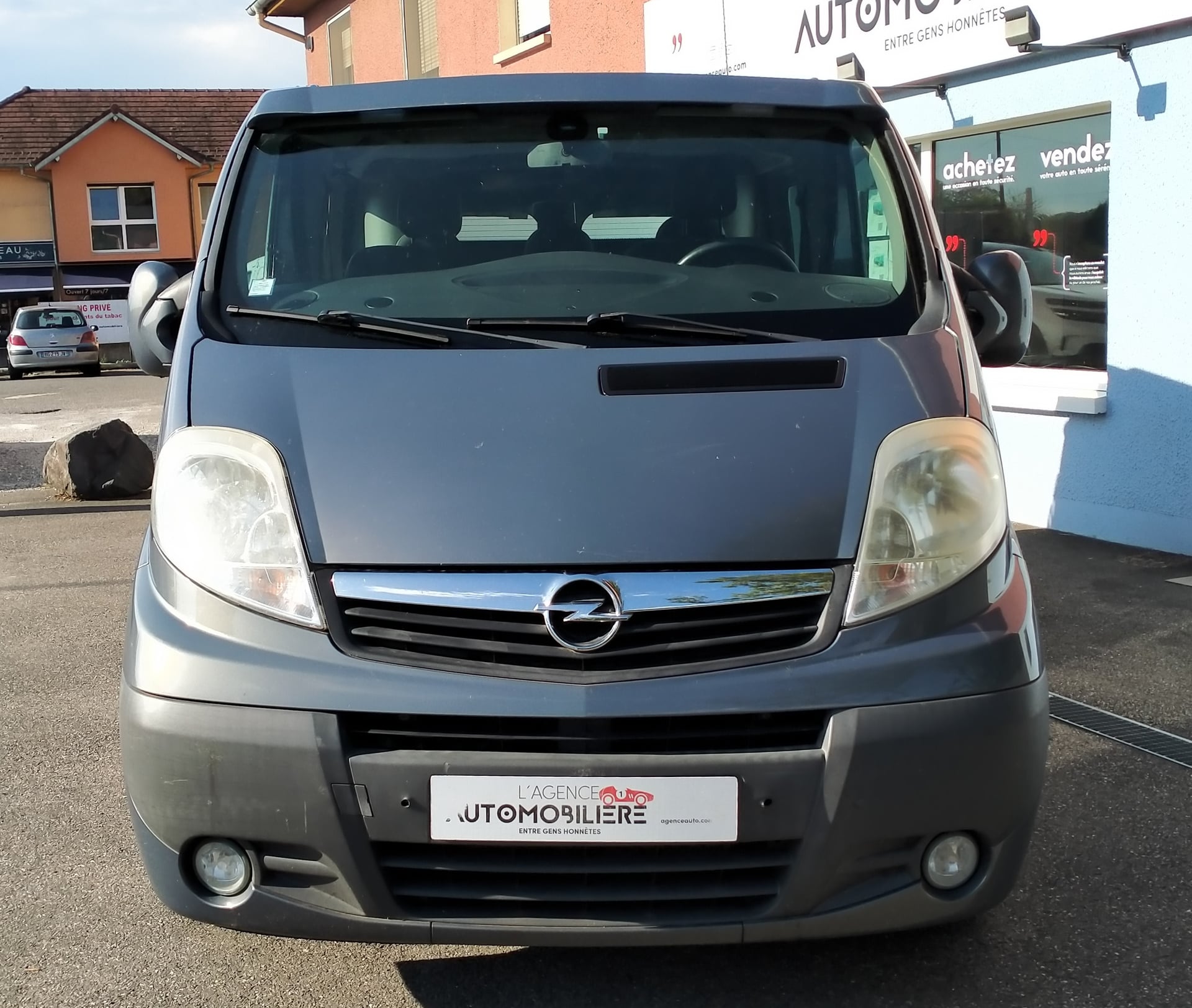 Opel Vivaro Combi 2.5 CDTI145 M1 Pack Clim Easytronic — 2