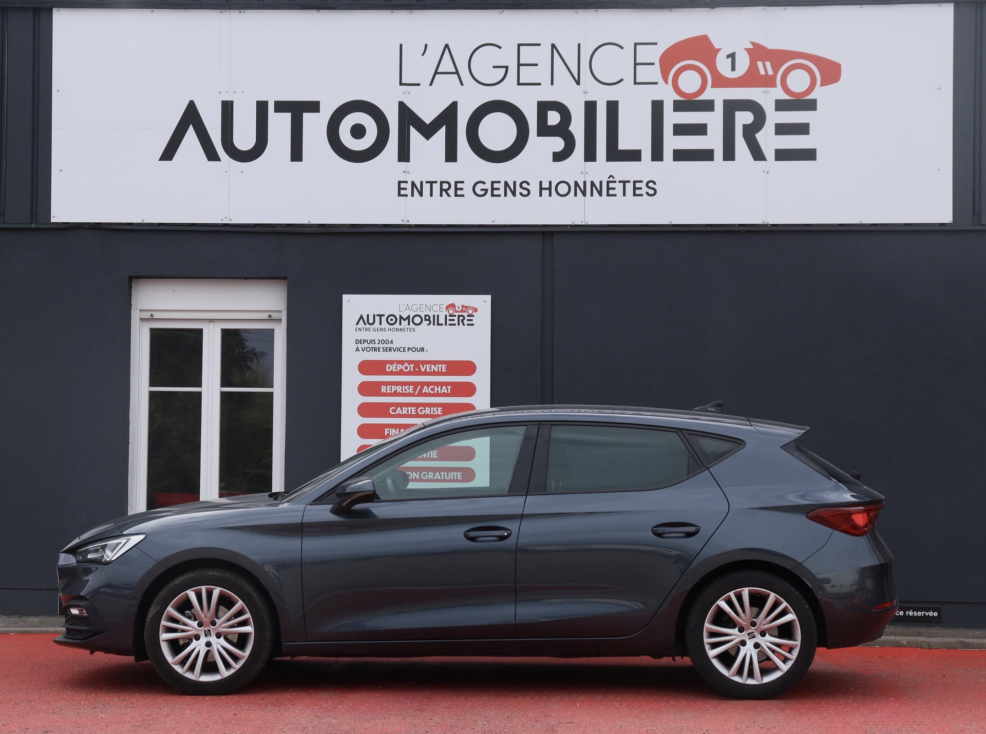 Seat Leon 1.0 TSI 110 Urban BVM6 (CarPlay, Caméra, Suivi VW) — 2